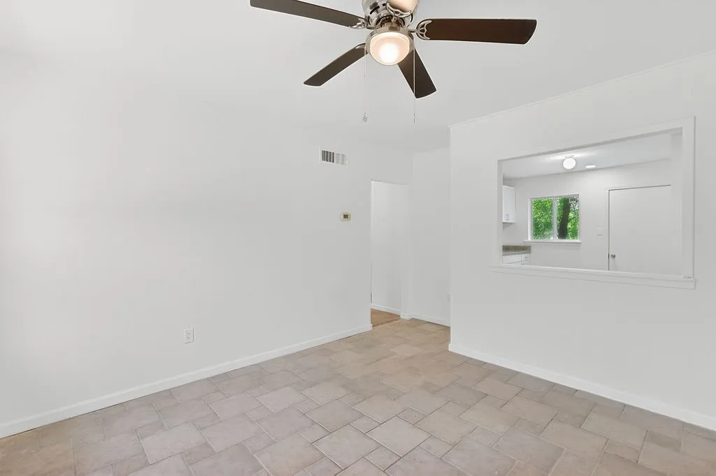 Single Family Residence For Sale in Morris County , 327 Randolph Street, Lone Star, Texas 75668, 2 Bedroom, 1 Bathroom, Garage spaces, 702 Sqft, built in 1955, Price $112,000, mls#21316474, Real Estate Agent in Lone Star, Homes For Sale in Morris county, Homes For Sale in Lone Star, Realtor in Lone Star Texas, Real Estate Brokerage Independent Realty Texas, Luminita Cordes Realtor