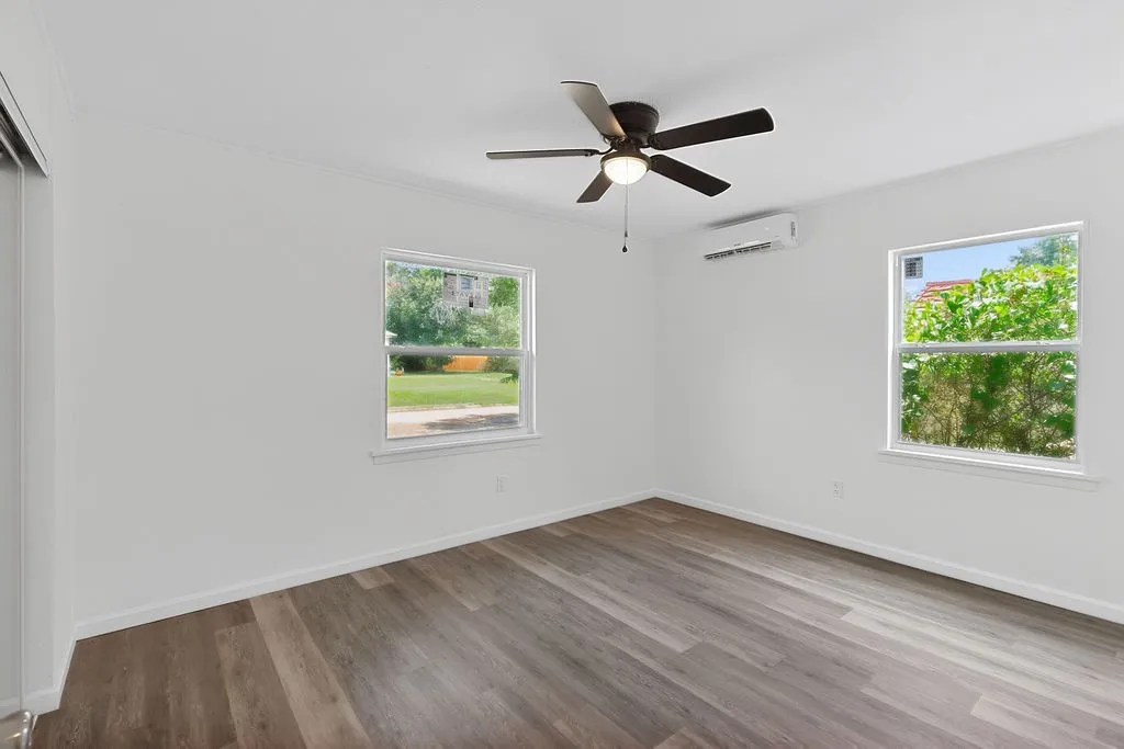Single Family Residence For Sale in Morris County , 327 Randolph Street, Lone Star, Texas 75668, 2 Bedroom, 1 Bathroom, Garage spaces, 702 Sqft, built in 1955, Price $112,000, mls#21316474, Real Estate Agent in Lone Star, Homes For Sale in Morris county, Homes For Sale in Lone Star, Realtor in Lone Star Texas, Real Estate Brokerage Independent Realty Texas, Luminita Cordes Realtor
