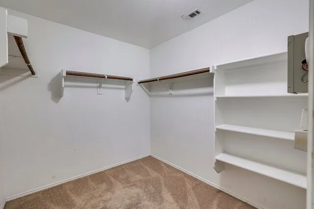 Single Family Residence For Sale in Tarrant County , 9004 Cloudveil Drive, Arlington, Texas 76002, 3 Bedroom, 2 Bathroom, 2 Garage spaces, 1,987 Sqft, built in 2013, mls#21340605, Real Estate Agent in Arlington, Homes For Sale in Tarrant county, Homes For Sale in Arlington, Realtor in Arlington Texas, Real Estate Brokerage Independent Realty Texas, Luminita Cordes Realtor