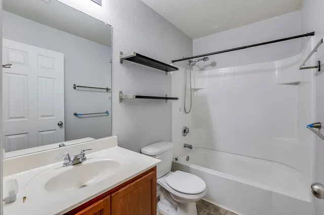 Single Family Residence For Sale in Tarrant County , 9004 Cloudveil Drive, Arlington, Texas 76002, 3 Bedroom, 2 Bathroom, 2 Garage spaces, 1,987 Sqft, built in 2013, mls#21340605, Real Estate Agent in Arlington, Homes For Sale in Tarrant county, Homes For Sale in Arlington, Realtor in Arlington Texas, Real Estate Brokerage Independent Realty Texas, Luminita Cordes Realtor