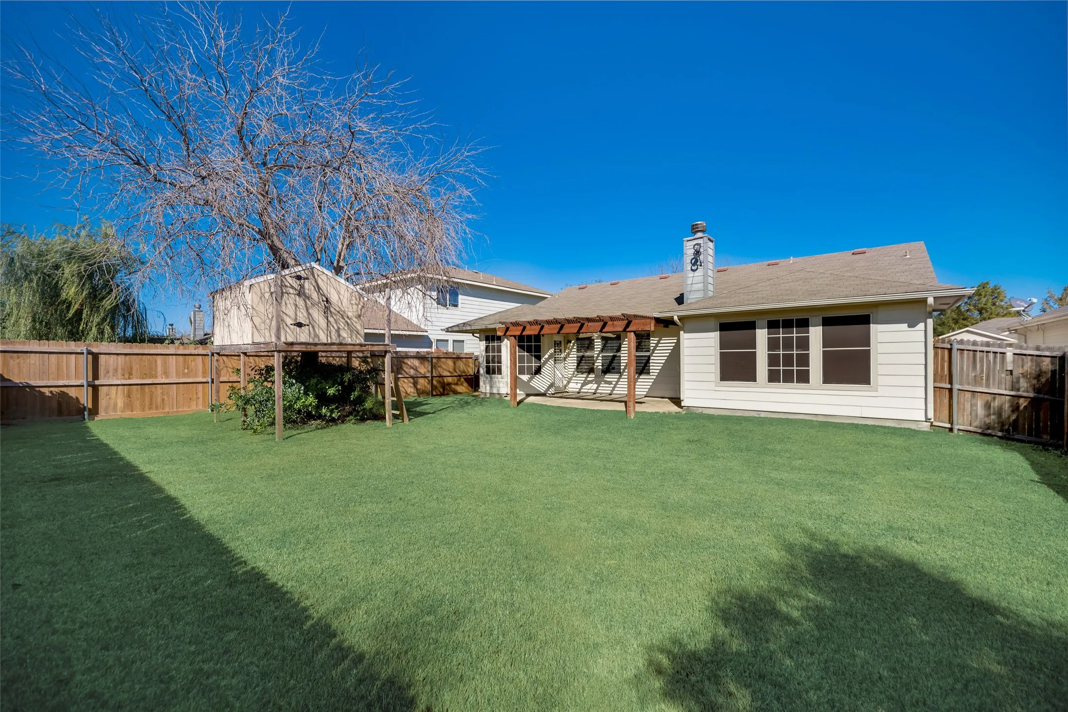 Single Family Residence For Sale in Collin County , 9913 George Bush Drive, Mc Kinney, Texas 75072, 3 Bedroom, 2 Bathroom, 2 Garage spaces, 1,509 Sqft, built in 2005, mls#21305965, Real Estate Agent in Mc Kinney, Homes For Sale in Collin county, Homes For Sale in Mc Kinney, Realtor in Mc Kinney Texas, Real Estate Brokerage Independent Realty Texas, Luminita Cordes Realtor
