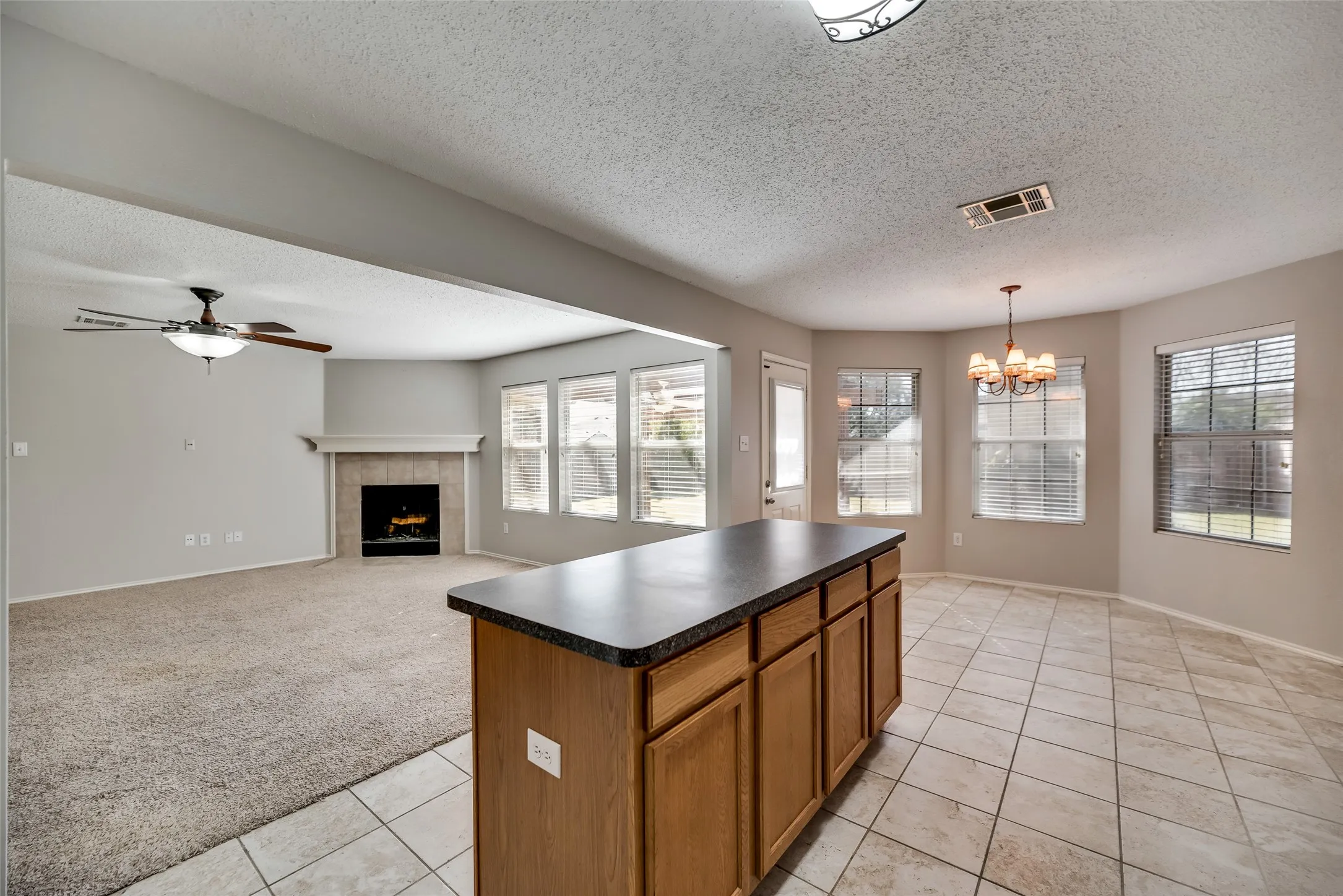 Single Family Residence For Sale in Collin County , 9913 George Bush Drive, Mc Kinney, Texas 75072, 3 Bedroom, 2 Bathroom, 2 Garage spaces, 1,509 Sqft, built in 2005, mls#21305965, Real Estate Agent in Mc Kinney, Homes For Sale in Collin county, Homes For Sale in Mc Kinney, Realtor in Mc Kinney Texas, Real Estate Brokerage Independent Realty Texas, Luminita Cordes Realtor