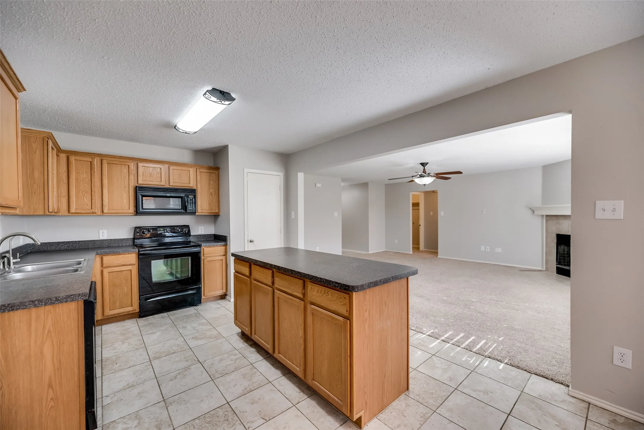 Single Family Residence For Sale in Collin County , 9913 George Bush Drive, Mc Kinney, Texas 75072, 3 Bedroom, 2 Bathroom, 2 Garage spaces, 1,509 Sqft, built in 2005, mls#21305965, Real Estate Agent in Mc Kinney, Homes For Sale in Collin county, Homes For Sale in Mc Kinney, Realtor in Mc Kinney Texas, Real Estate Brokerage Independent Realty Texas, Luminita Cordes Realtor