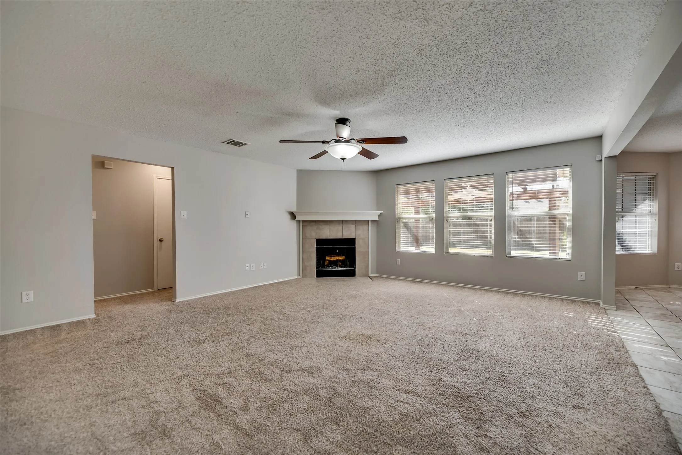 Single Family Residence For Sale in Collin County , 9913 George Bush Drive, Mc Kinney, Texas 75072, 3 Bedroom, 2 Bathroom, 2 Garage spaces, 1,509 Sqft, built in 2005, mls#21305965, Real Estate Agent in Mc Kinney, Homes For Sale in Collin county, Homes For Sale in Mc Kinney, Realtor in Mc Kinney Texas, Real Estate Brokerage Independent Realty Texas, Luminita Cordes Realtor
