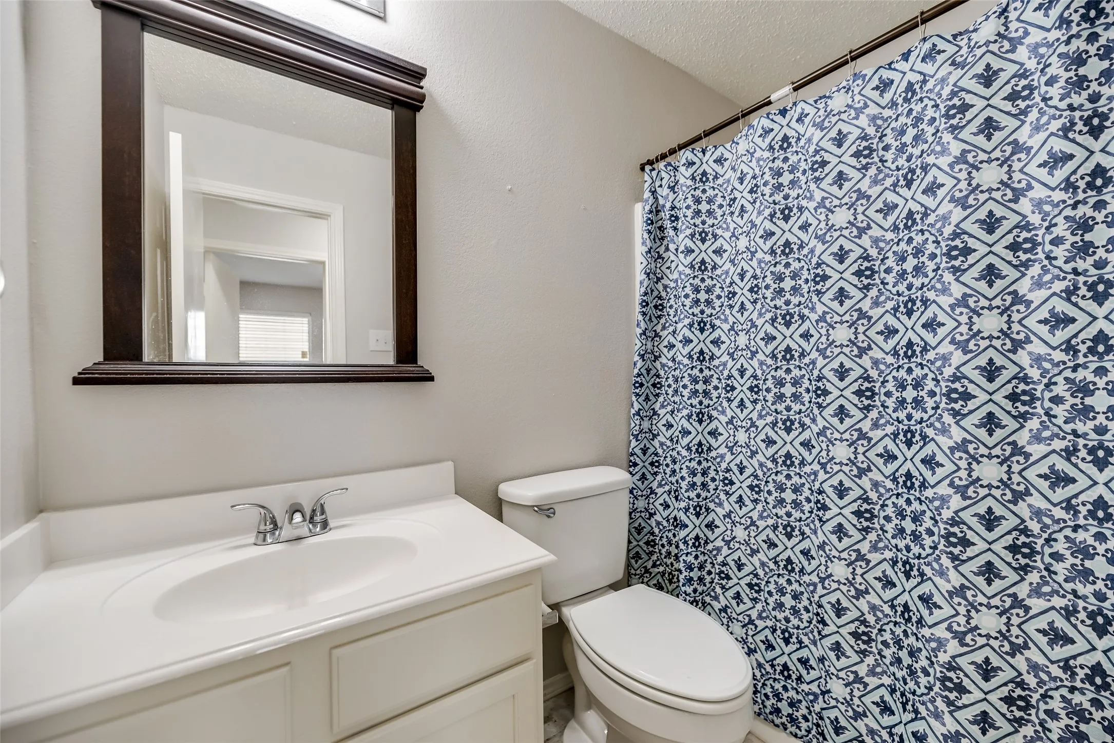 Single Family Residence For Sale in Collin County , 9913 George Bush Drive, Mc Kinney, Texas 75072, 3 Bedroom, 2 Bathroom, 2 Garage spaces, 1,509 Sqft, built in 2005, mls#21305965, Real Estate Agent in Mc Kinney, Homes For Sale in Collin county, Homes For Sale in Mc Kinney, Realtor in Mc Kinney Texas, Real Estate Brokerage Independent Realty Texas, Luminita Cordes Realtor