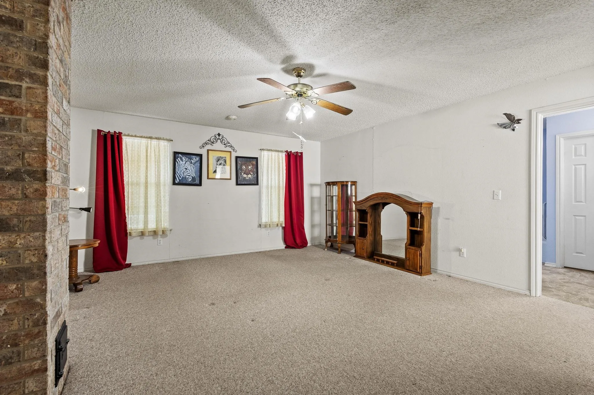 Single Family Residence For Sale in Lamar County , 1858 Farm Road 1506, Paris, Texas 75460, 2 Bedrooms, 2 Bathrooms, 2 Garage spaces, 2,101 Sqft, built in 1995, Price $795,000, mls#21341231, Real Estate Agent in Paris, Homes For Sale in Lamar county, Homes For Sale in Paris, Realtor in Paris Texas, Real Estate Brokerage Independent Realty Texas, Luminita Cordes Realtor