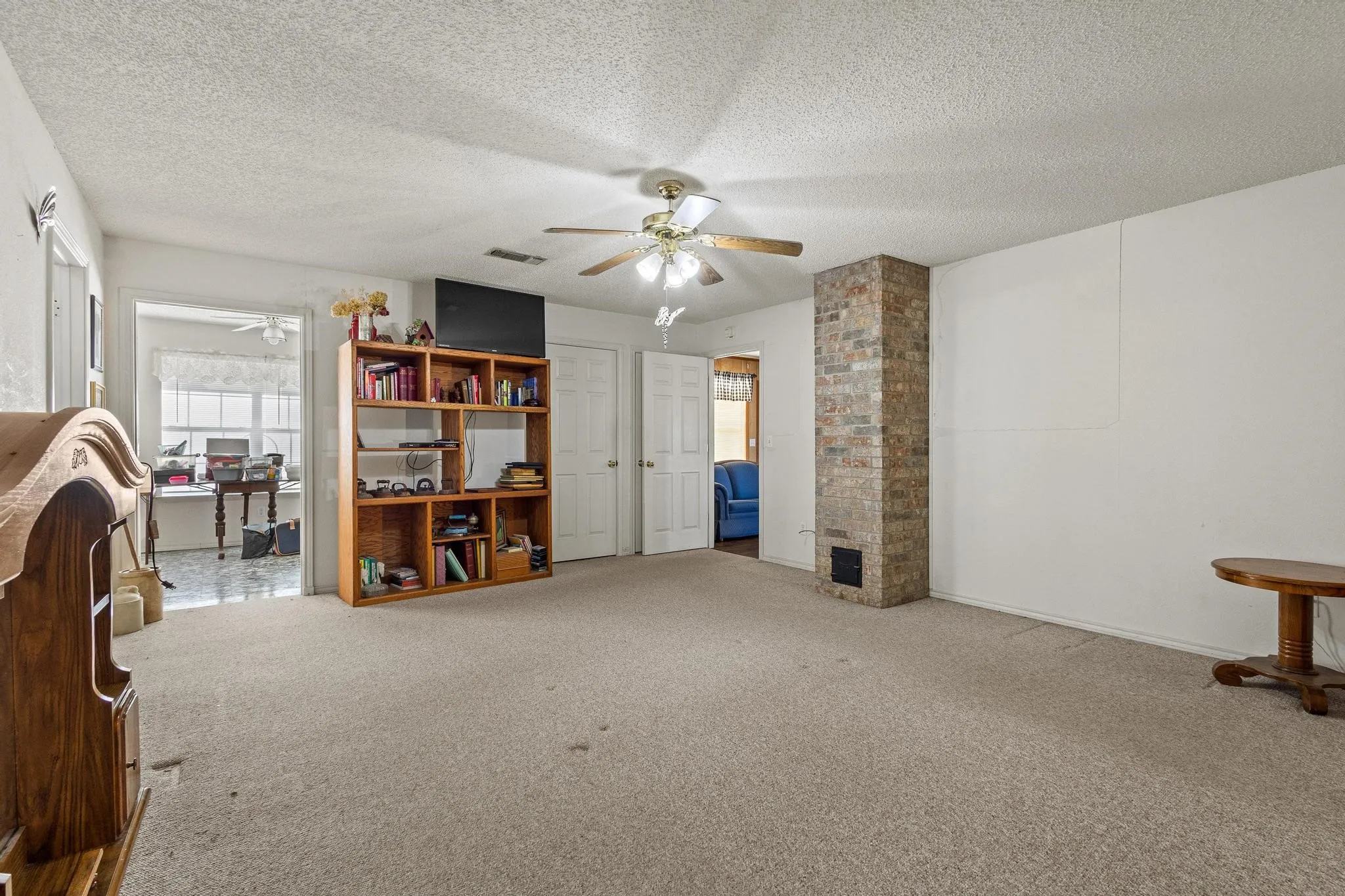 Single Family Residence For Sale in Lamar County , 1858 Farm Road 1506, Paris, Texas 75460, 2 Bedrooms, 2 Bathrooms, 2 Garage spaces, 2,101 Sqft, built in 1995, Price $795,000, mls#21341231, Real Estate Agent in Paris, Homes For Sale in Lamar county, Homes For Sale in Paris, Realtor in Paris Texas, Real Estate Brokerage Independent Realty Texas, Luminita Cordes Realtor