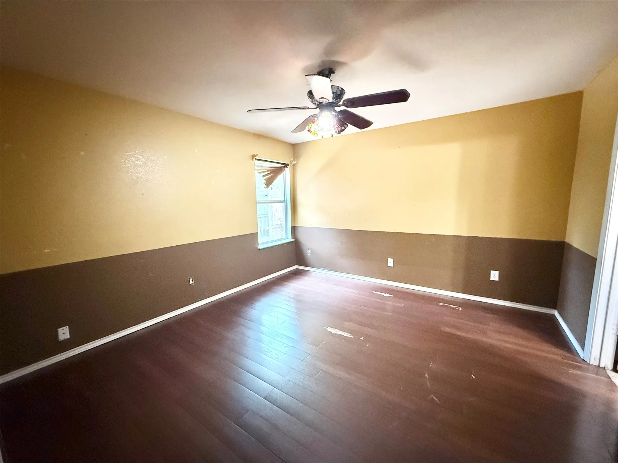 Single Family Residence For Sale in Dallas County , 9916 Crystal Valley Way, Dallas, Texas 75227, 3 Bedroom, 2 Bathroom, 2 Garage spaces, 1,098 Sqft, built in 2005, mls#21341243, Real Estate Agent in Dallas, Homes For Sale in Dallas county, Homes For Sale in Dallas, Realtor in Dallas Texas, Real Estate Brokerage Independent Realty Texas, Luminita Cordes Realtor