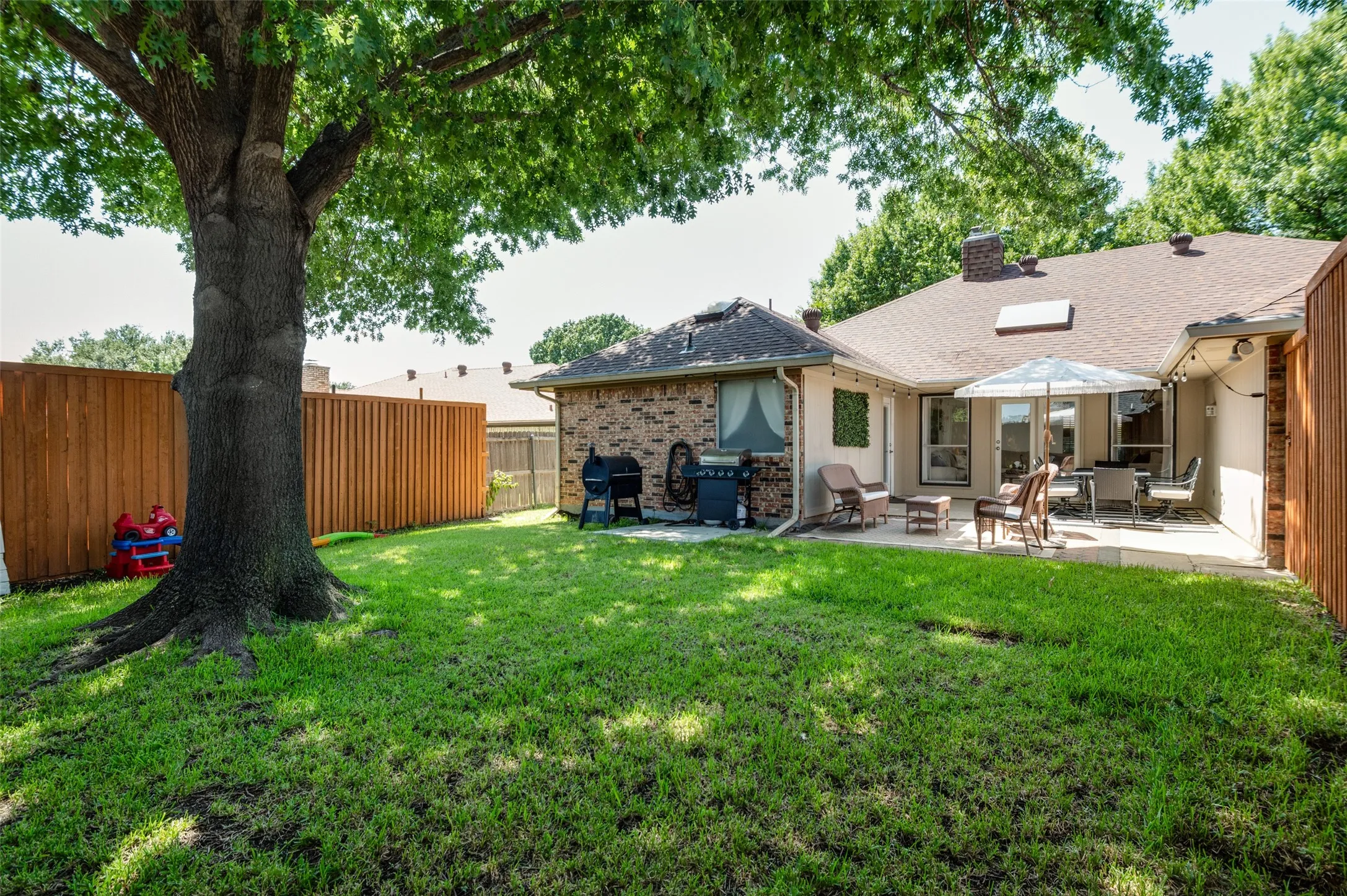 Single Family Residence For Sale in Collin County , 2269 Bunker Hill Circle, Plano, Texas 75075, 3 Bedroom, 2 Bathroom, 2 Garage spaces, 2,197 Sqft, built in 1982, mls#21340641, Real Estate Agent in Plano, Homes For Sale in Collin county, Homes For Sale in Plano, Realtor in Plano Texas, Real Estate Brokerage Independent Realty Texas, Luminita Cordes Realtor