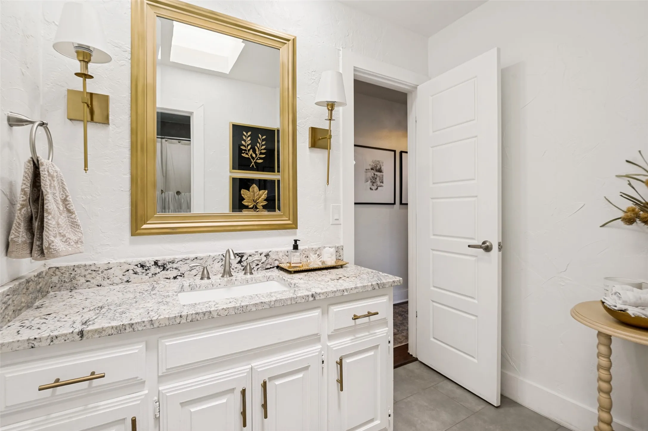 Single Family Residence For Sale in Collin County , 2269 Bunker Hill Circle, Plano, Texas 75075, 3 Bedroom, 2 Bathroom, 2 Garage spaces, 2,197 Sqft, built in 1982, mls#21340641, Real Estate Agent in Plano, Homes For Sale in Collin county, Homes For Sale in Plano, Realtor in Plano Texas, Real Estate Brokerage Independent Realty Texas, Luminita Cordes Realtor