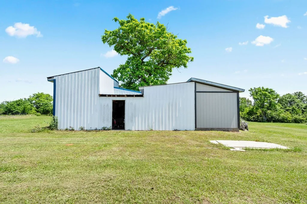 Single Family Residence For Sale in Cass County , 8869 County Road 1617, Avinger, Texas 75630, 2 Bedrooms, 1 Bathroom, Garage spaces, 1,136 Sqft, built in 1940, Price $212,000, mls#21310637, Real Estate Agent in Avinger, Homes For Sale in Cass county, Homes For Sale in Avinger, Realtor in Avinger Texas, Real Estate Brokerage Independent Realty Texas, Luminita Cordes Realtor