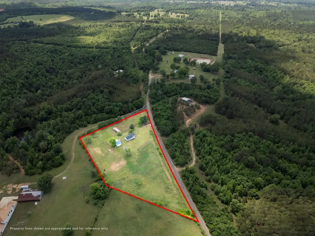 Single Family Residence For Sale in Cass County , 8869 County Road 1617, Avinger, Texas 75630, 2 Bedrooms, 1 Bathroom, Garage spaces, 1,136 Sqft, built in 1940, Price $212,000, mls#21310637, Real Estate Agent in Avinger, Homes For Sale in Cass county, Homes For Sale in Avinger, Realtor in Avinger Texas, Real Estate Brokerage Independent Realty Texas, Luminita Cordes Realtor
