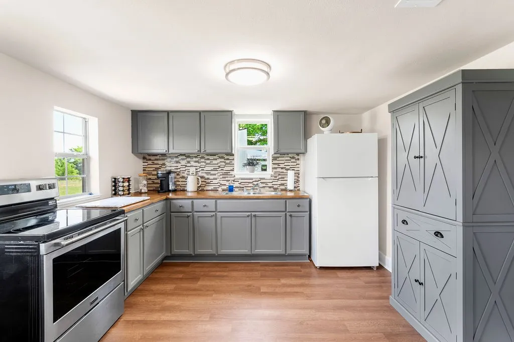 Single Family Residence For Sale in Cass County , 8869 County Road 1617, Avinger, Texas 75630, 2 Bedrooms, 1 Bathroom, Garage spaces, 1,136 Sqft, built in 1940, Price $212,000, mls#21310637, Real Estate Agent in Avinger, Homes For Sale in Cass county, Homes For Sale in Avinger, Realtor in Avinger Texas, Real Estate Brokerage Independent Realty Texas, Luminita Cordes Realtor