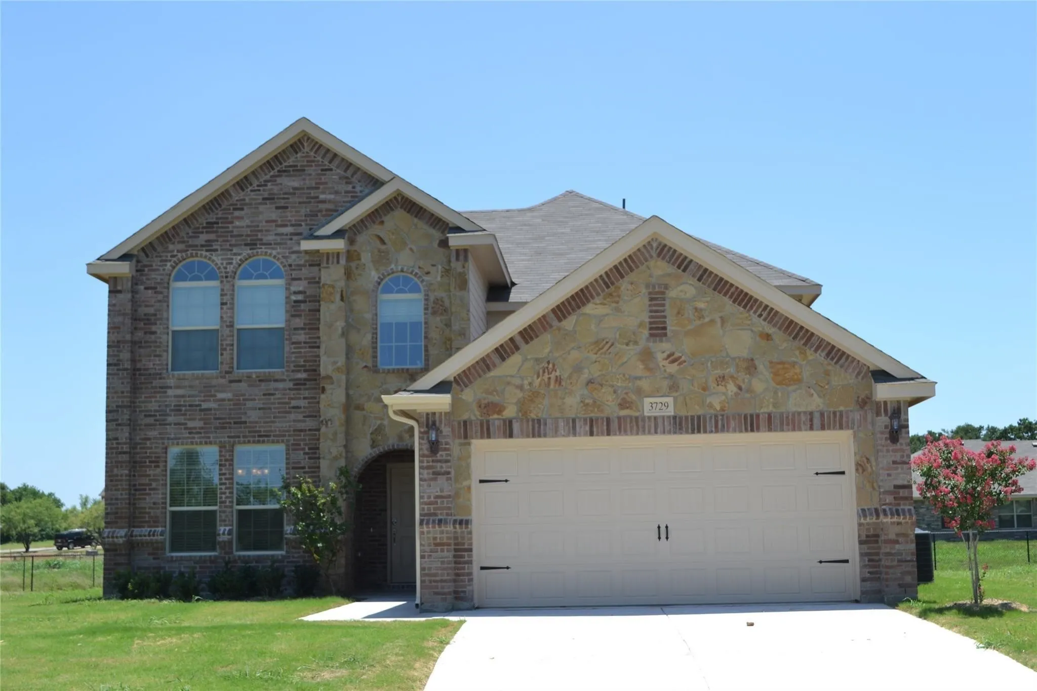 Single Family Residence For Rent in Tarrant County , 3729 Caladium Lane, Forest Hill, Texas 76140, 5 Bedroom, 3 Bathroom, 2 Garage spaces, 2,804 Sqft, built in 2016, Price $2,450, mls#21341250, Real Estate Agent in Forest Hill, Homes For Rent in Tarrant county, Homes For Rent in Forest Hill, Realtor in Forest Hill Texas, Real Estate Brokerage Independent Realty Texas, Luminita Cordes Realtor