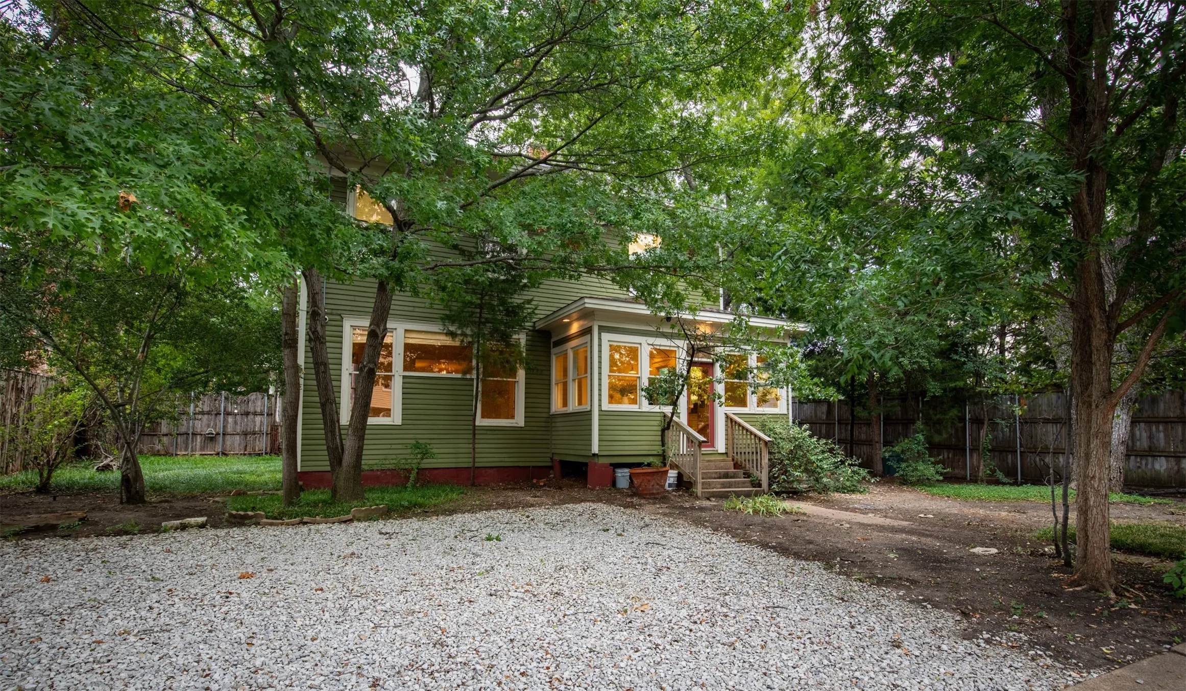 Single Family Residence For Sale in Dallas County , 3403 Knight Street, Dallas, Texas 75219, 3 Bedroom, 2 Bathroom, Garage spaces, 2,460 Sqft, built in 1914, mls#21337741, Real Estate Agent in Dallas, Homes For Sale in Dallas county, Homes For Sale in Dallas, Realtor in Dallas Texas, Real Estate Brokerage Independent Realty Texas, Luminita Cordes Realtor