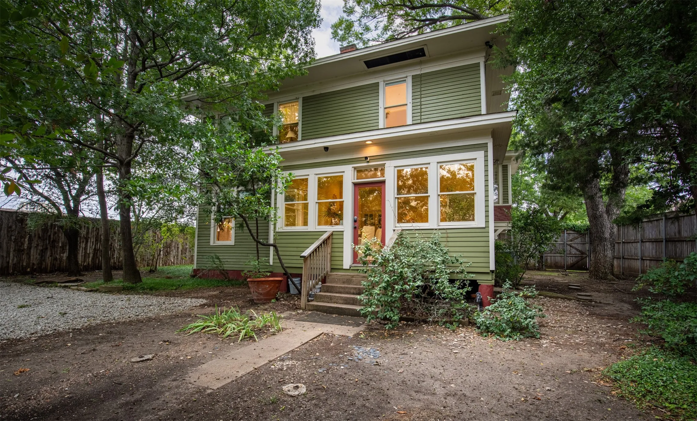 Single Family Residence For Sale in Dallas County , 3403 Knight Street, Dallas, Texas 75219, 3 Bedroom, 2 Bathroom, Garage spaces, 2,460 Sqft, built in 1914, mls#21337741, Real Estate Agent in Dallas, Homes For Sale in Dallas county, Homes For Sale in Dallas, Realtor in Dallas Texas, Real Estate Brokerage Independent Realty Texas, Luminita Cordes Realtor