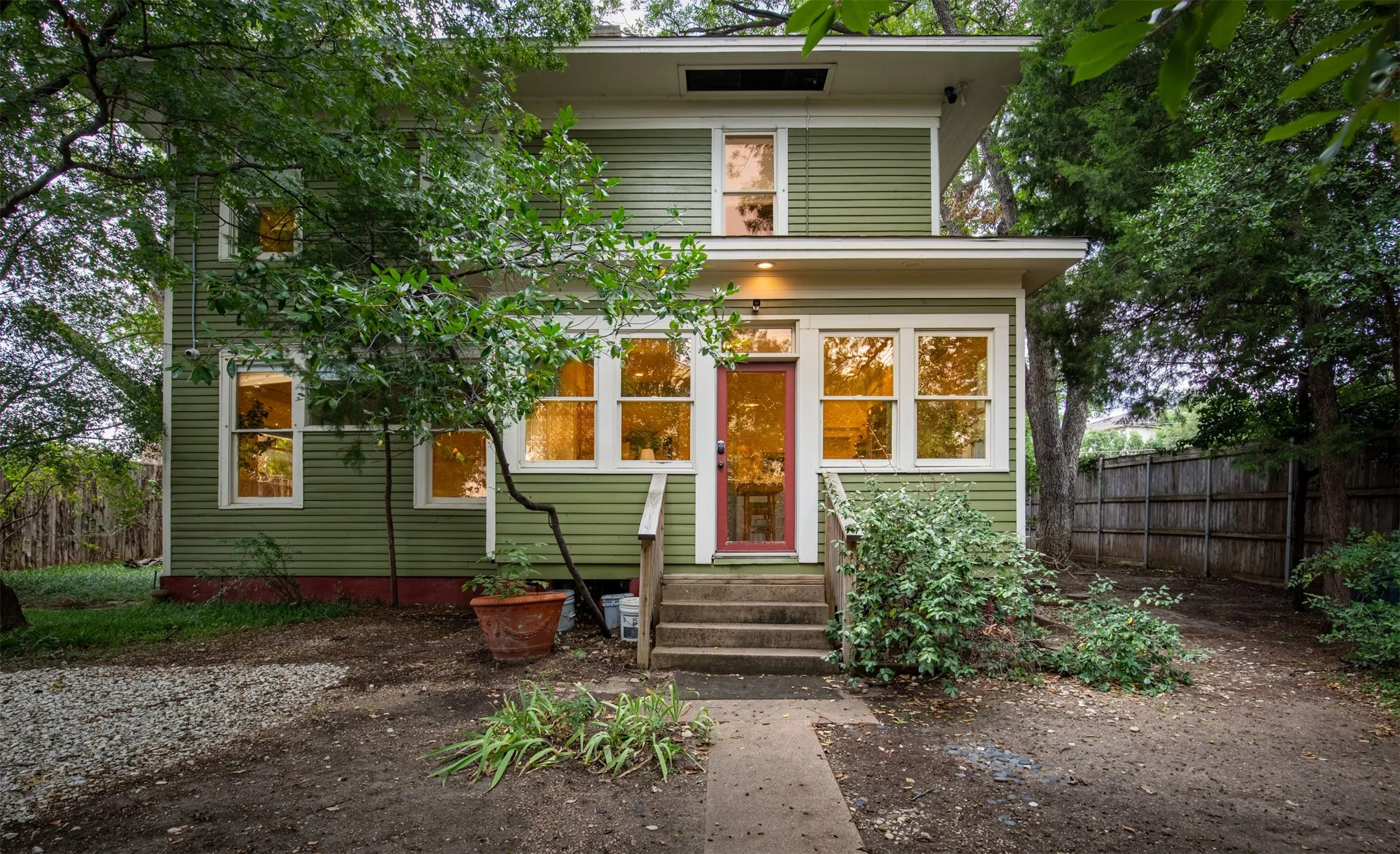 Single Family Residence For Sale in Dallas County , 3403 Knight Street, Dallas, Texas 75219, 3 Bedroom, 2 Bathroom, Garage spaces, 2,460 Sqft, built in 1914, mls#21337741, Real Estate Agent in Dallas, Homes For Sale in Dallas county, Homes For Sale in Dallas, Realtor in Dallas Texas, Real Estate Brokerage Independent Realty Texas, Luminita Cordes Realtor