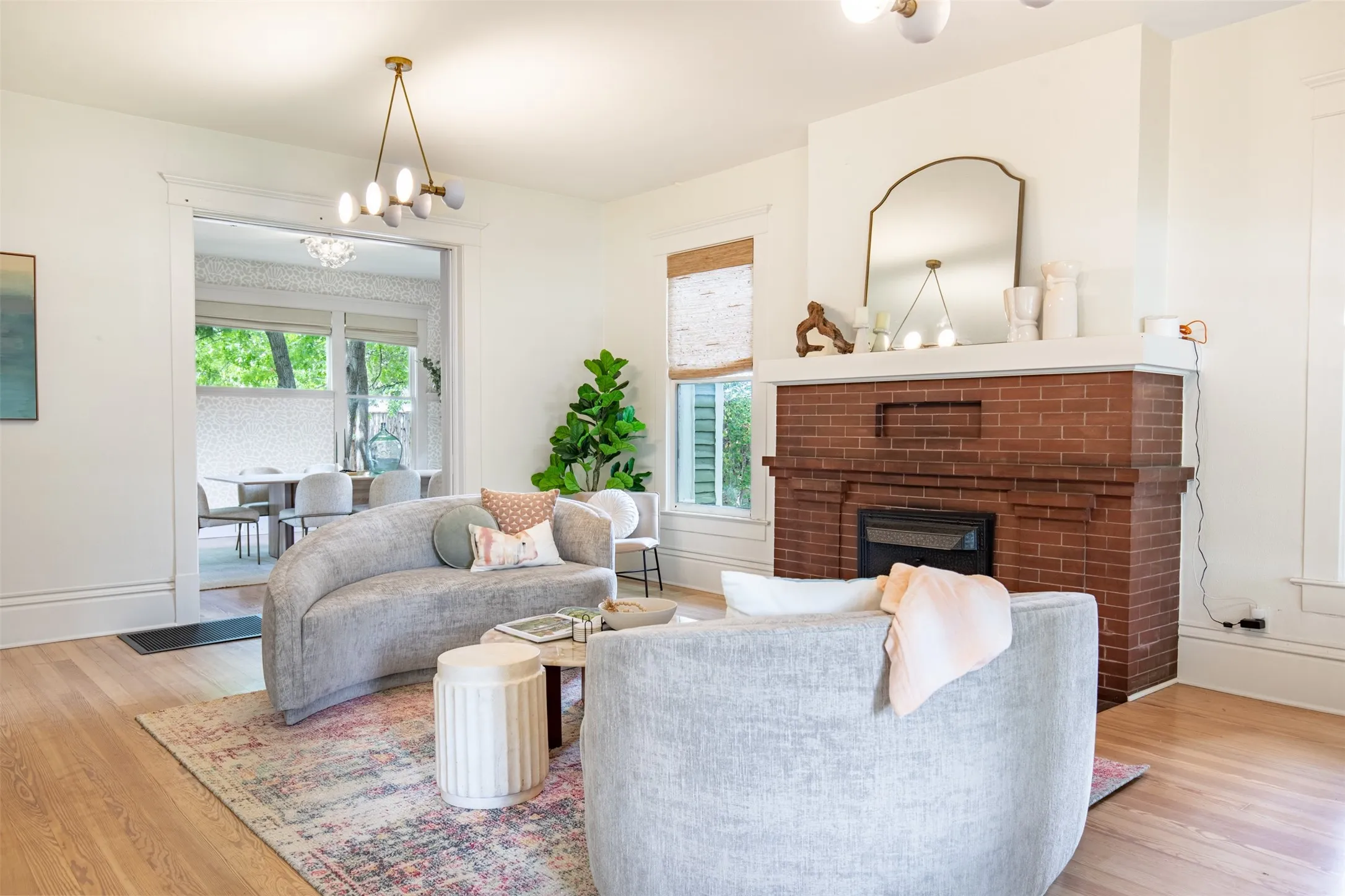 Single Family Residence For Sale in Dallas County , 3403 Knight Street, Dallas, Texas 75219, 3 Bedroom, 2 Bathroom, Garage spaces, 2,460 Sqft, built in 1914, mls#21337741, Real Estate Agent in Dallas, Homes For Sale in Dallas county, Homes For Sale in Dallas, Realtor in Dallas Texas, Real Estate Brokerage Independent Realty Texas, Luminita Cordes Realtor