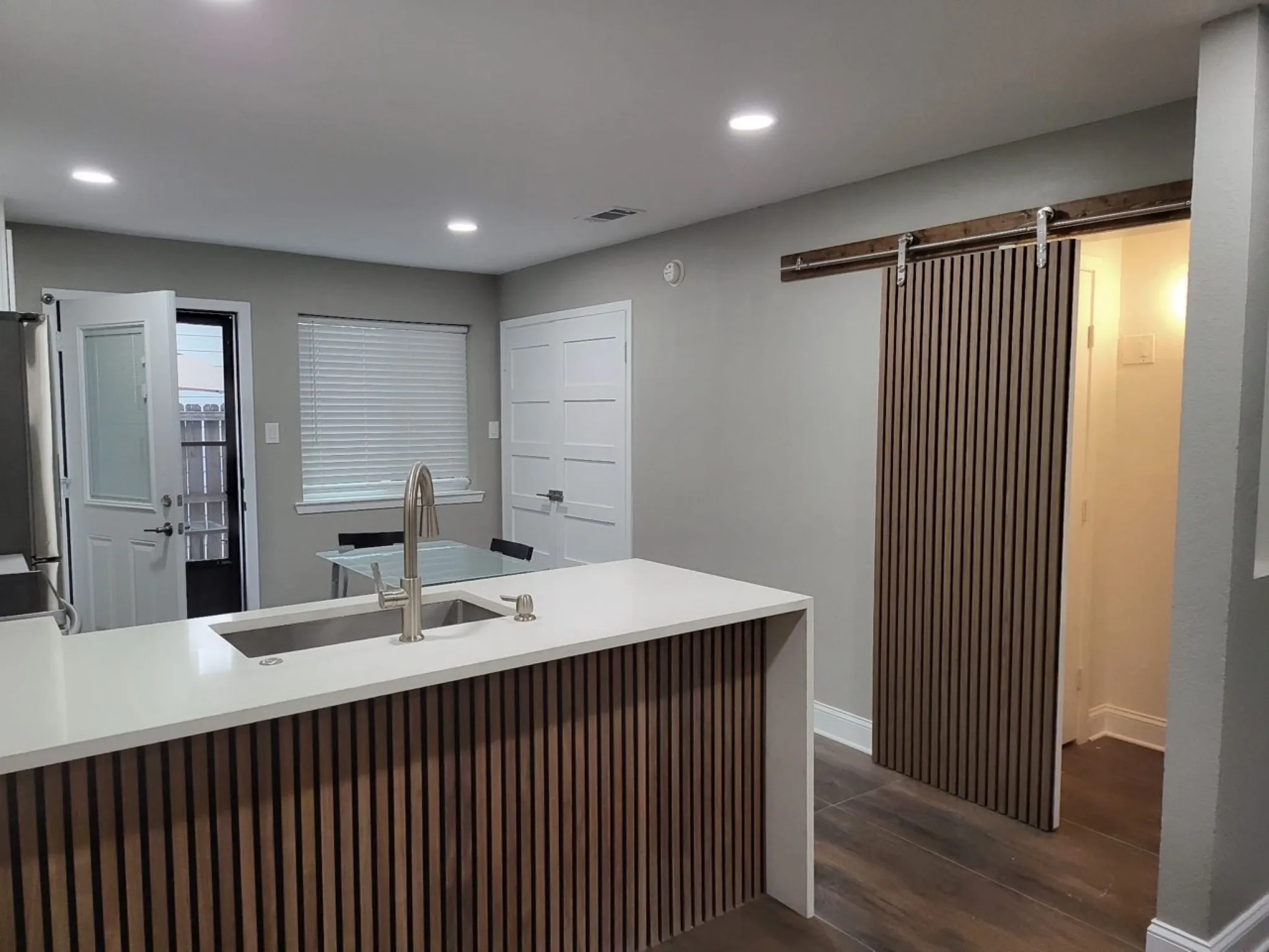 Condominium For Rent in Denton County , 724 S Welch Street 4, Denton, Texas 76201, 2 Bedroom, 3 Bathroom, Garage spaces, 928 Sqft, built in 1983, mls#21341232, Real Estate Agent in Denton, Homes For Rent in Denton county, Homes For Rent in Denton, Realtor in Denton Texas, Real Estate Brokerage Independent Realty Texas, Luminita Cordes Realtor