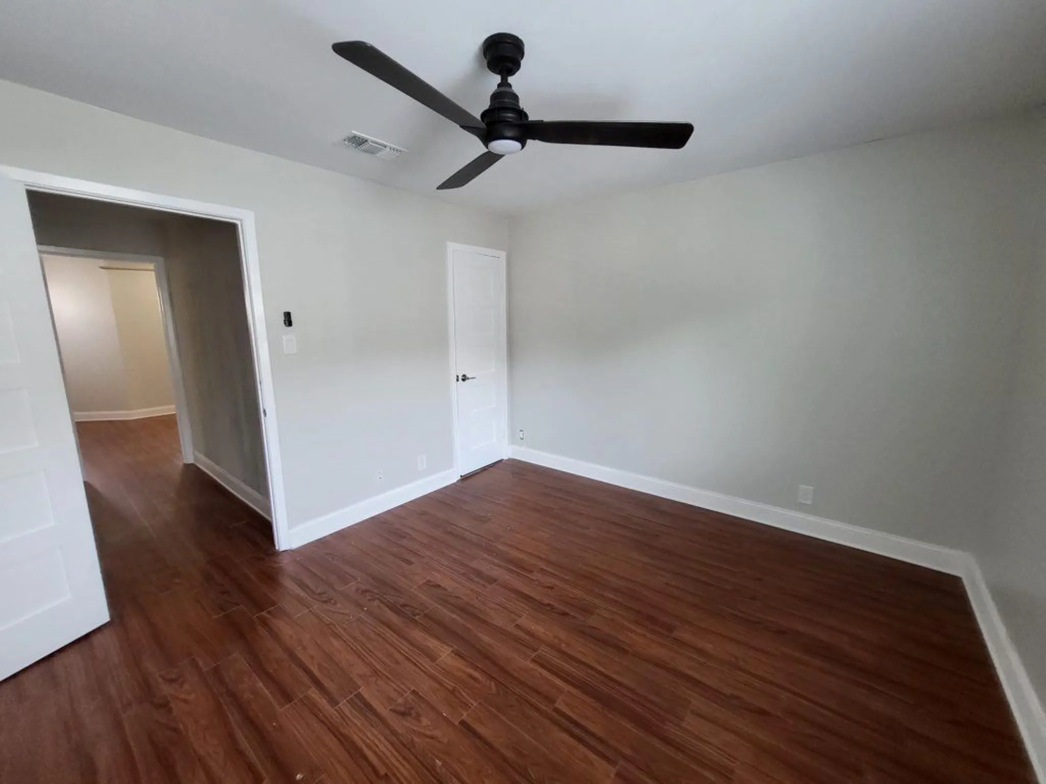 Condominium For Rent in Denton County , 724 S Welch Street 4, Denton, Texas 76201, 2 Bedroom, 3 Bathroom, Garage spaces, 928 Sqft, built in 1983, mls#21341232, Real Estate Agent in Denton, Homes For Rent in Denton county, Homes For Rent in Denton, Realtor in Denton Texas, Real Estate Brokerage Independent Realty Texas, Luminita Cordes Realtor