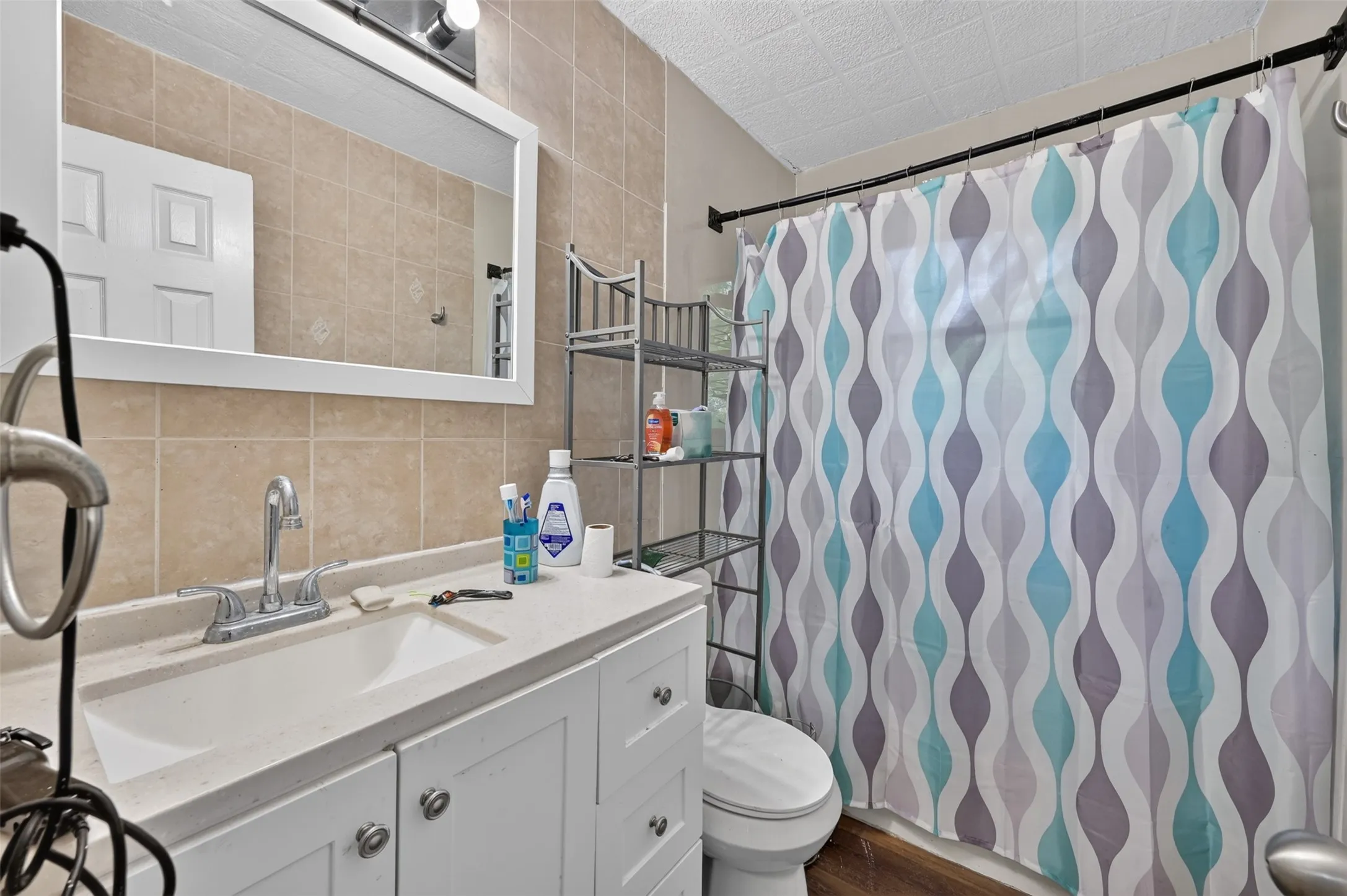 Single Family Residence For Sale in Tarrant County , 423 Mckown Drive, Mansfield, Texas 76063, 4 Bedroom, 2 Bathroom, 2 Garage spaces, 1,628 Sqft, built in 1960, Price $220,000, mls#21340361, Real Estate Agent in Mansfield, Homes For Sale in Tarrant county, Homes For Sale in Mansfield, Realtor in Mansfield Texas, Real Estate Brokerage Independent Realty Texas, Luminita Cordes Realtor