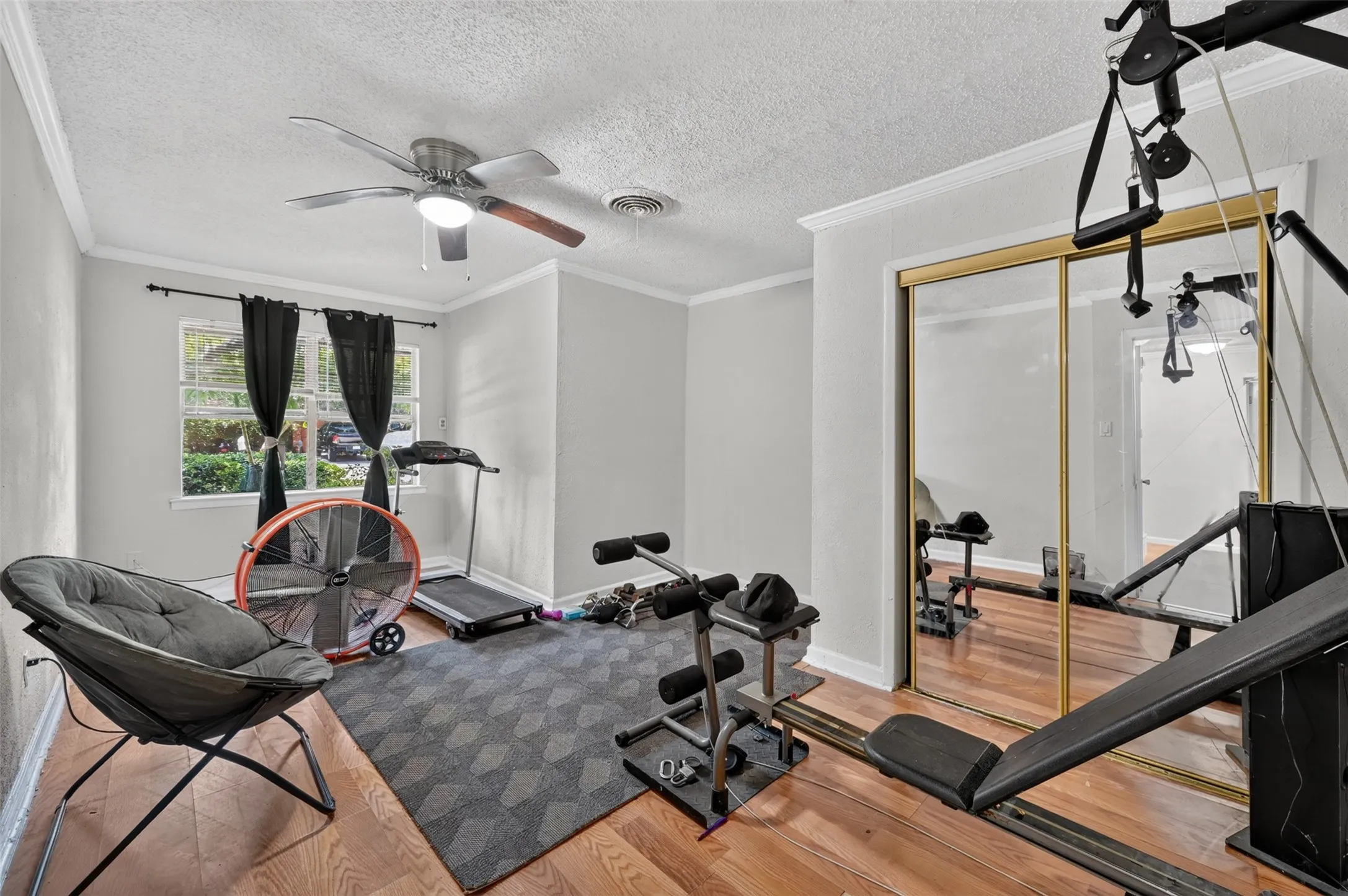 Single Family Residence For Sale in Tarrant County , 423 Mckown Drive, Mansfield, Texas 76063, 4 Bedroom, 2 Bathroom, 2 Garage spaces, 1,628 Sqft, built in 1960, Price $220,000, mls#21340361, Real Estate Agent in Mansfield, Homes For Sale in Tarrant county, Homes For Sale in Mansfield, Realtor in Mansfield Texas, Real Estate Brokerage Independent Realty Texas, Luminita Cordes Realtor