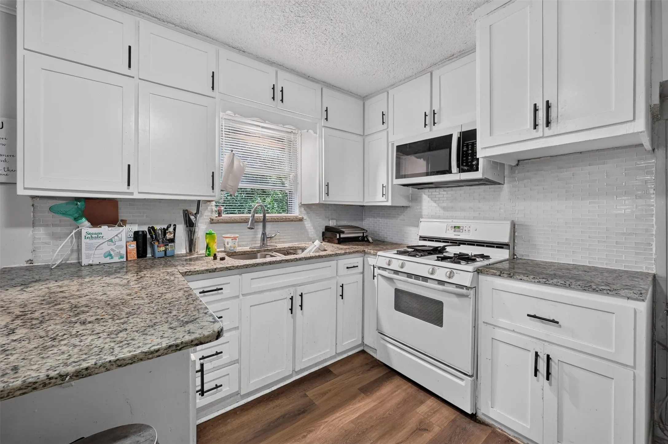 Single Family Residence For Sale in Tarrant County , 423 Mckown Drive, Mansfield, Texas 76063, 4 Bedroom, 2 Bathroom, 2 Garage spaces, 1,628 Sqft, built in 1960, Price $220,000, mls#21340361, Real Estate Agent in Mansfield, Homes For Sale in Tarrant county, Homes For Sale in Mansfield, Realtor in Mansfield Texas, Real Estate Brokerage Independent Realty Texas, Luminita Cordes Realtor