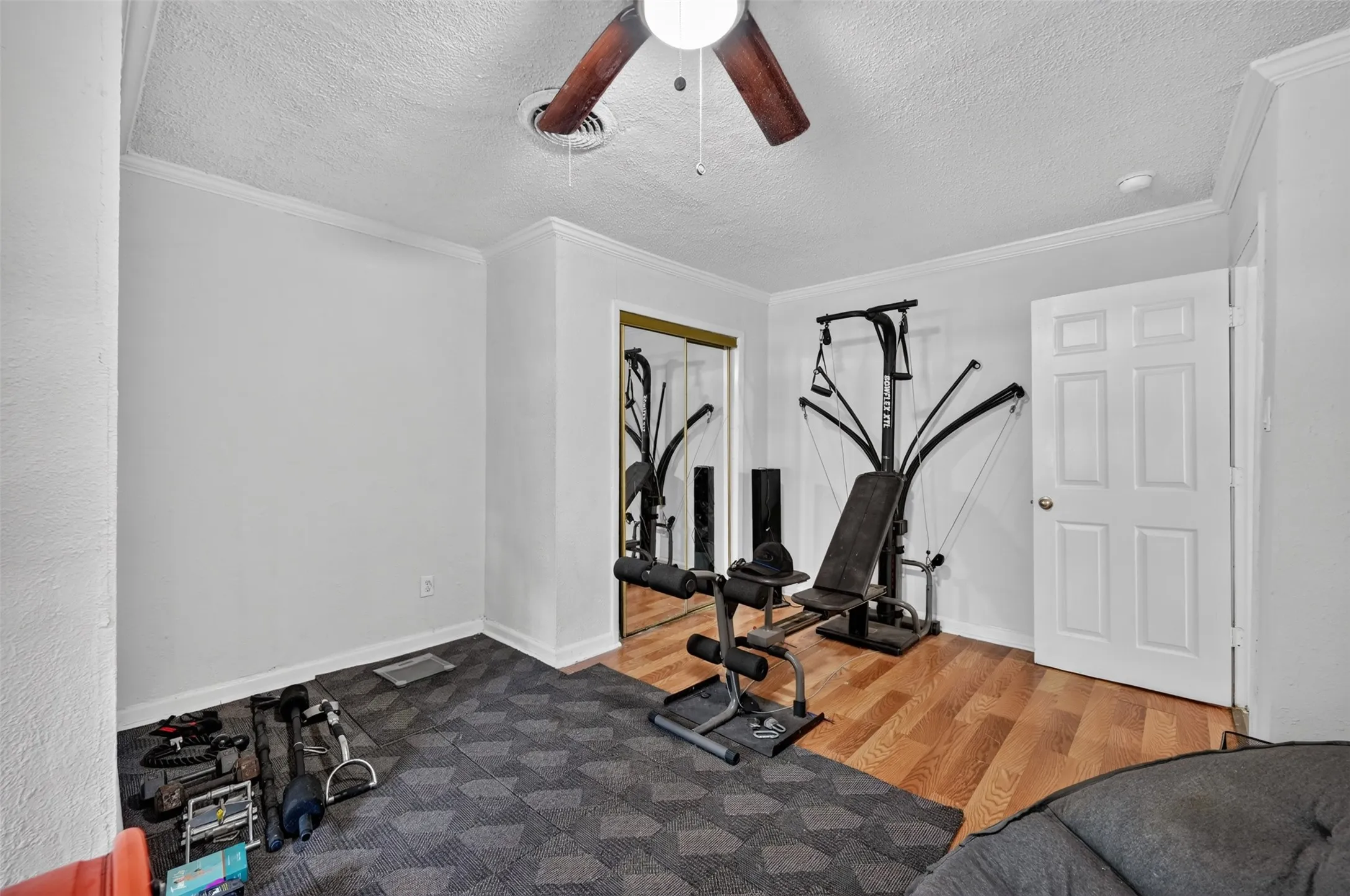 Single Family Residence For Sale in Tarrant County , 423 Mckown Drive, Mansfield, Texas 76063, 4 Bedroom, 2 Bathroom, 2 Garage spaces, 1,628 Sqft, built in 1960, Price $220,000, mls#21340361, Real Estate Agent in Mansfield, Homes For Sale in Tarrant county, Homes For Sale in Mansfield, Realtor in Mansfield Texas, Real Estate Brokerage Independent Realty Texas, Luminita Cordes Realtor