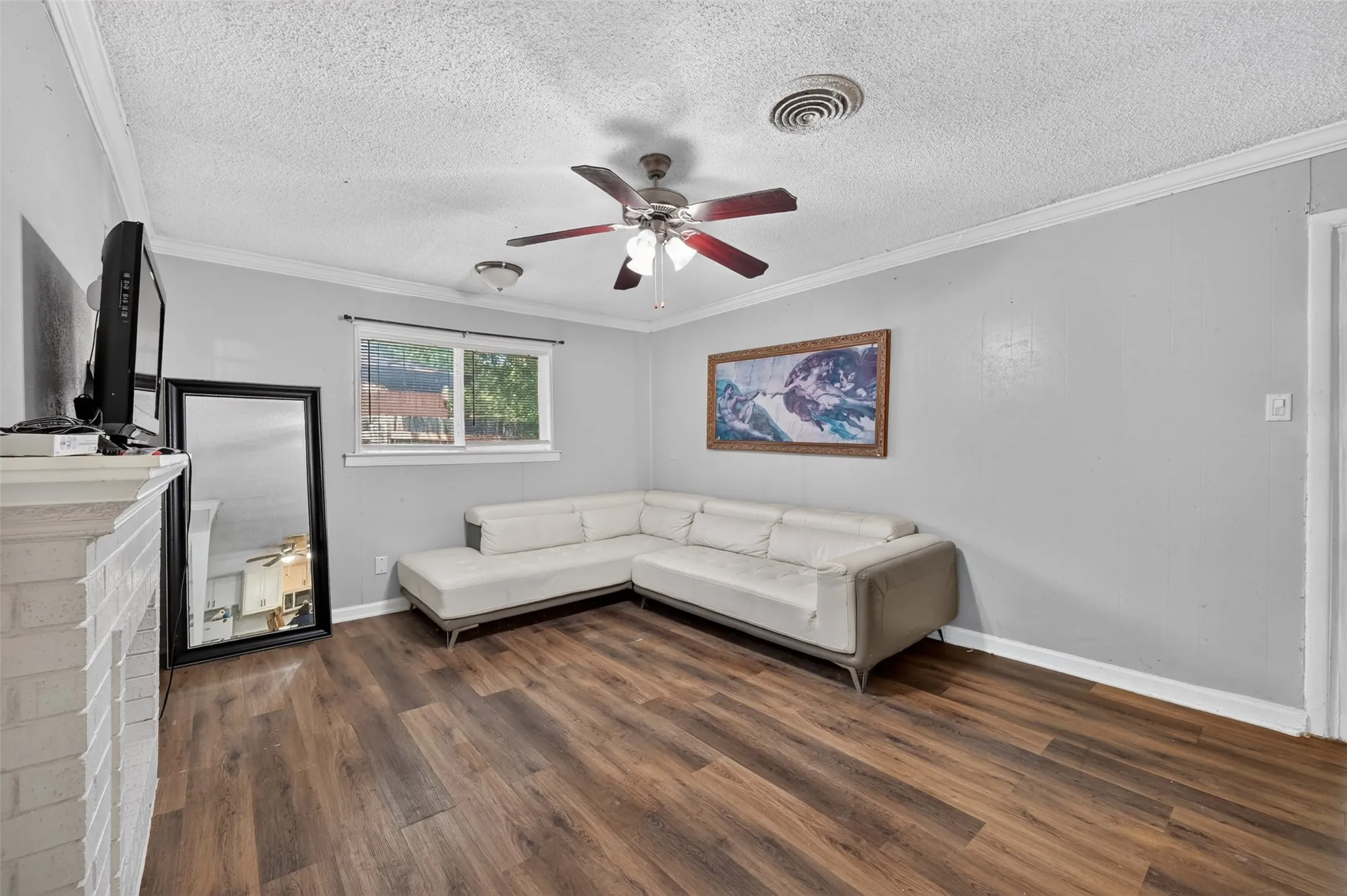 Single Family Residence For Sale in Tarrant County , 423 Mckown Drive, Mansfield, Texas 76063, 4 Bedroom, 2 Bathroom, 2 Garage spaces, 1,628 Sqft, built in 1960, Price $220,000, mls#21340361, Real Estate Agent in Mansfield, Homes For Sale in Tarrant county, Homes For Sale in Mansfield, Realtor in Mansfield Texas, Real Estate Brokerage Independent Realty Texas, Luminita Cordes Realtor