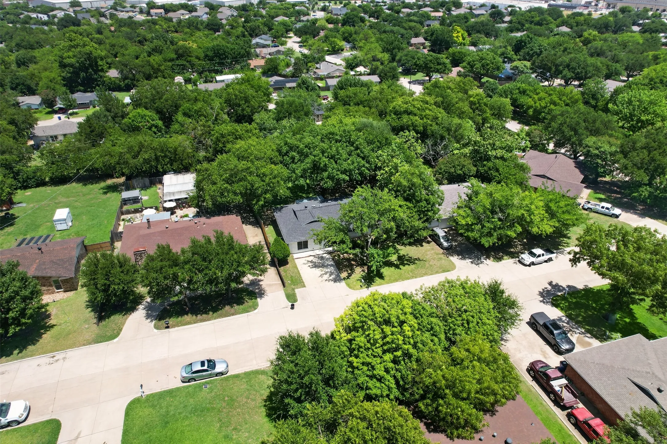 Single Family Residence For Sale in Tarrant County , 423 Mckown Drive, Mansfield, Texas 76063, 4 Bedroom, 2 Bathroom, 2 Garage spaces, 1,628 Sqft, built in 1960, Price $220,000, mls#21340361, Real Estate Agent in Mansfield, Homes For Sale in Tarrant county, Homes For Sale in Mansfield, Realtor in Mansfield Texas, Real Estate Brokerage Independent Realty Texas, Luminita Cordes Realtor