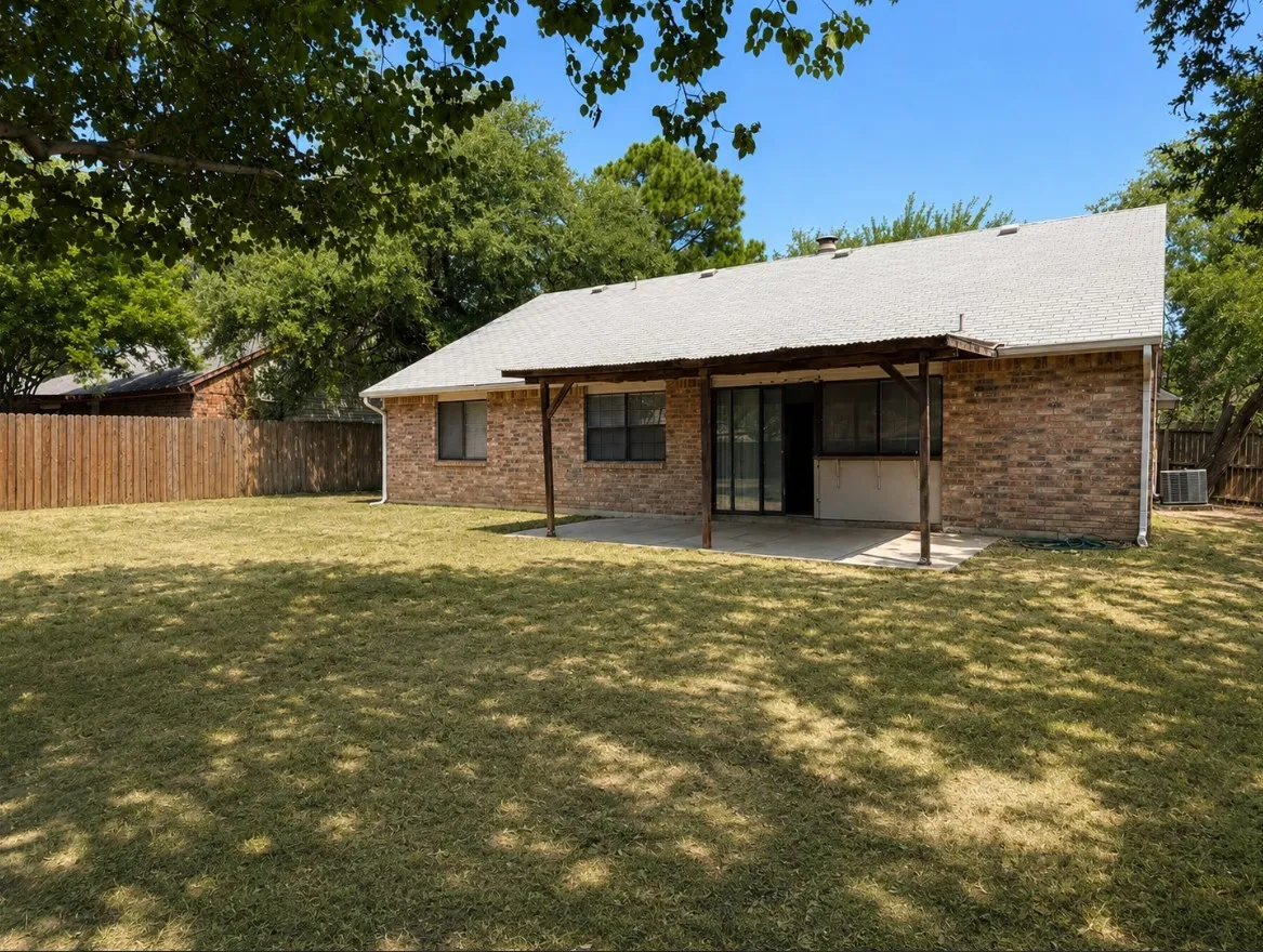 Single Family Residence For Rent in Tarrant County , 3824 Hackberry Lane, Bedford, Texas 76021, 3 Bedroom, 2 Bathroom, 2 Garage spaces, 1,691 Sqft, built in 1981, mls#21341265, Real Estate Agent in Bedford, Homes For Rent in Tarrant county, Homes For Rent in Bedford, Realtor in Bedford Texas, Real Estate Brokerage Independent Realty Texas, Luminita Cordes Realtor