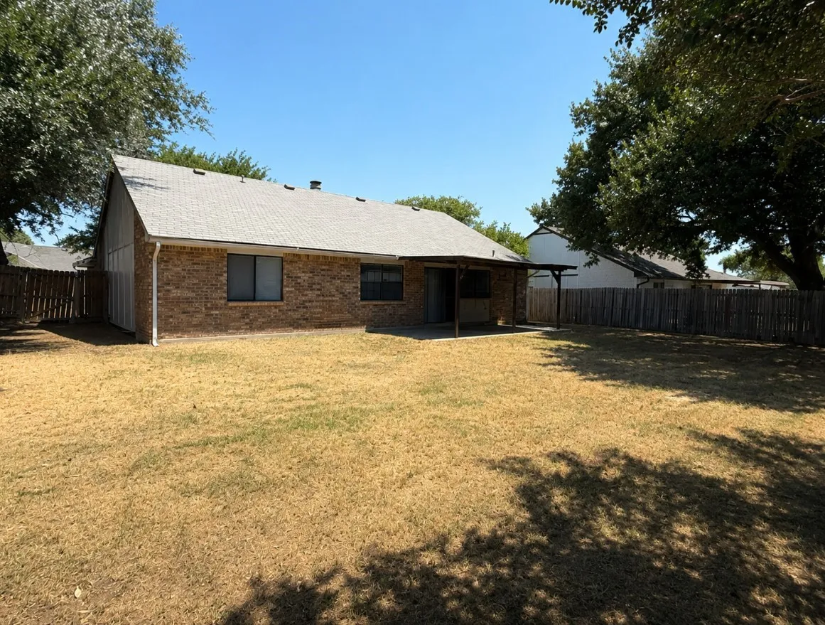 Single Family Residence For Rent in Tarrant County , 3824 Hackberry Lane, Bedford, Texas 76021, 3 Bedroom, 2 Bathroom, 2 Garage spaces, 1,691 Sqft, built in 1981, mls#21341265, Real Estate Agent in Bedford, Homes For Rent in Tarrant county, Homes For Rent in Bedford, Realtor in Bedford Texas, Real Estate Brokerage Independent Realty Texas, Luminita Cordes Realtor