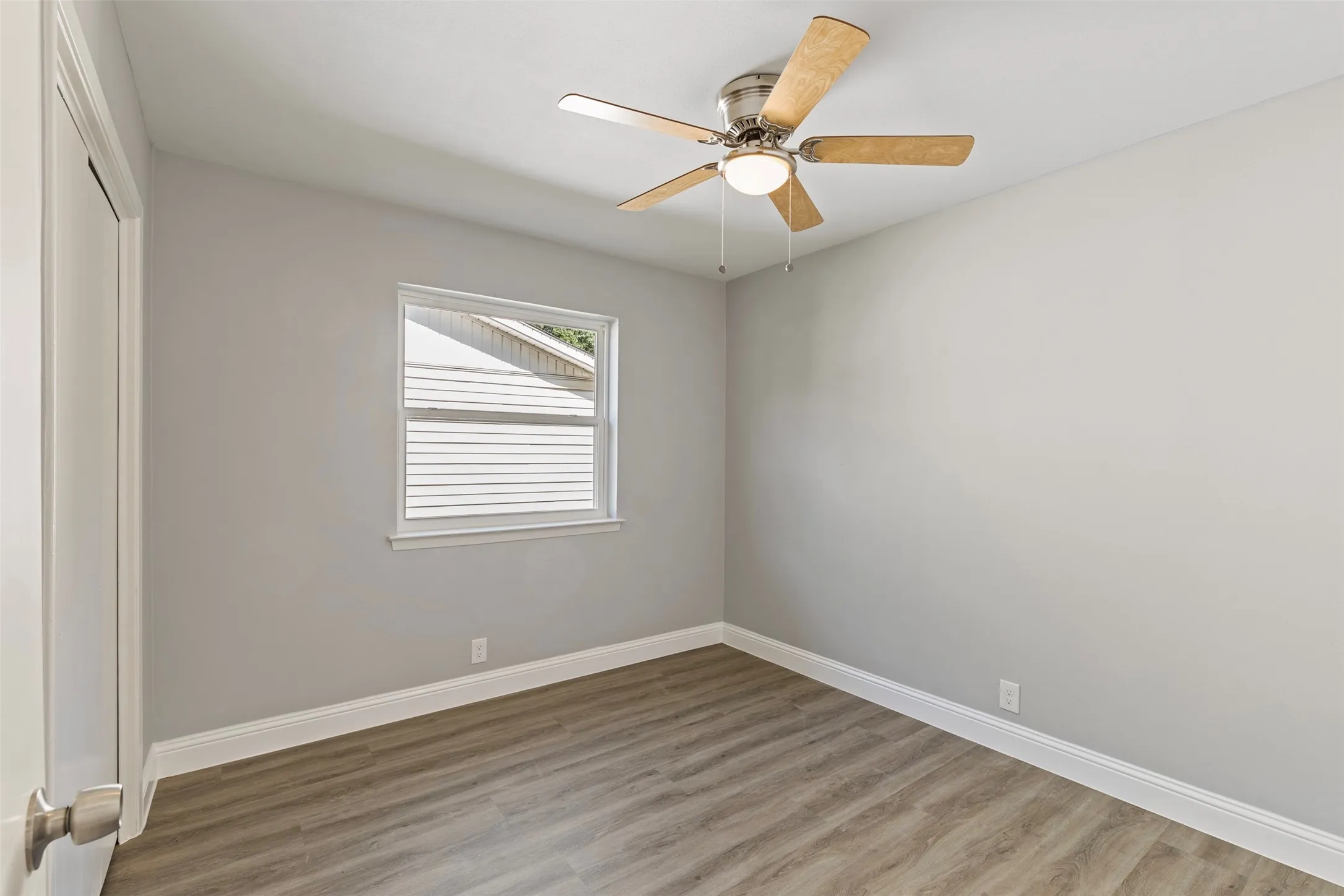 Single Family Residence For Sale in Dallas County , 11412 Small Drive, Balch Springs, Texas 75180, 3 Bedroom, 2 Bathroom, 2 Garage spaces, 1,113 Sqft, built in 1971, mls#21339703, Real Estate Agent in Balch Springs, Homes For Sale in Dallas county, Homes For Sale in Balch Springs, Realtor in Balch Springs Texas, Real Estate Brokerage Independent Realty Texas, Luminita Cordes Realtor