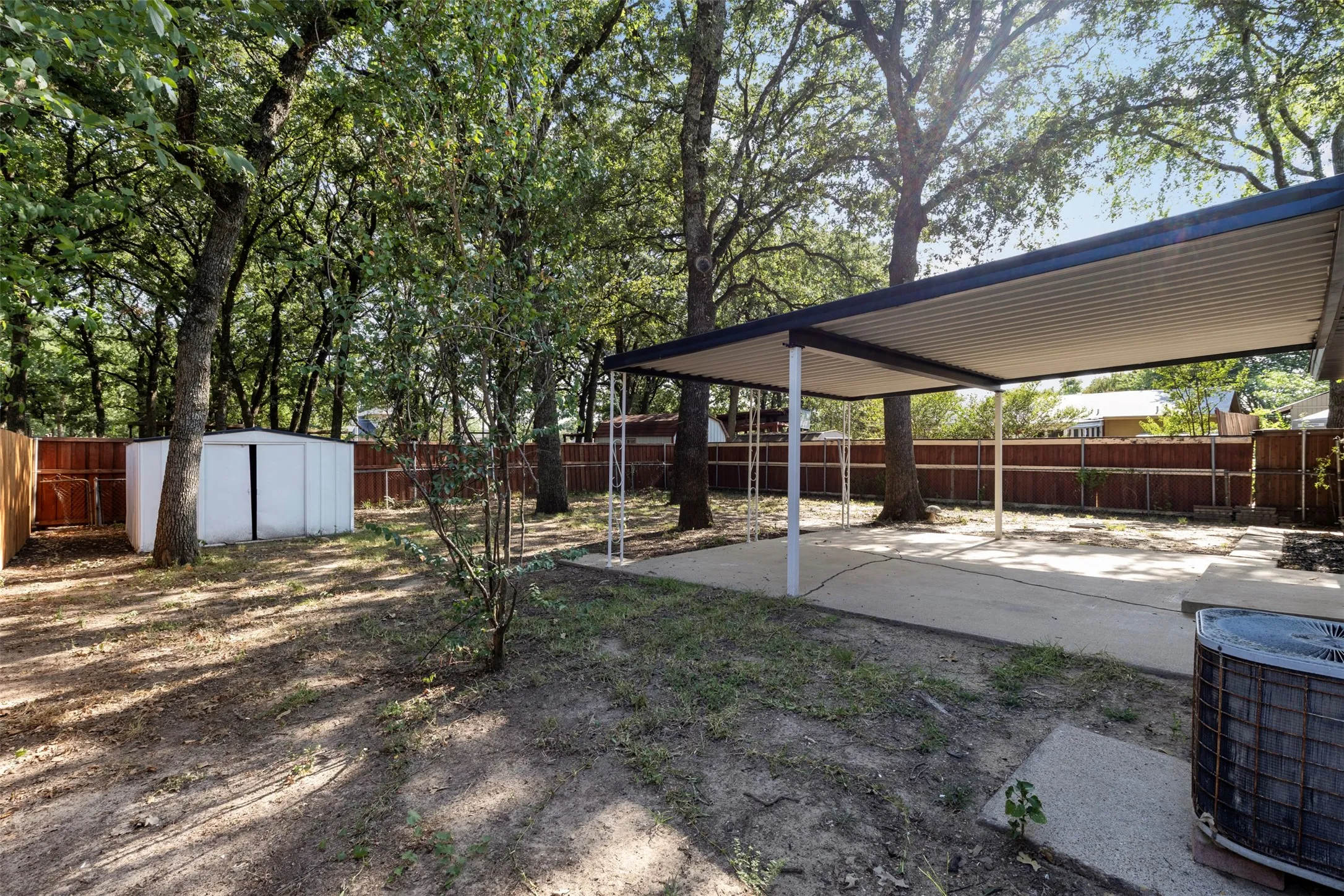 Single Family Residence For Sale in Dallas County , 11412 Small Drive, Balch Springs, Texas 75180, 3 Bedroom, 2 Bathroom, 2 Garage spaces, 1,113 Sqft, built in 1971, mls#21339703, Real Estate Agent in Balch Springs, Homes For Sale in Dallas county, Homes For Sale in Balch Springs, Realtor in Balch Springs Texas, Real Estate Brokerage Independent Realty Texas, Luminita Cordes Realtor