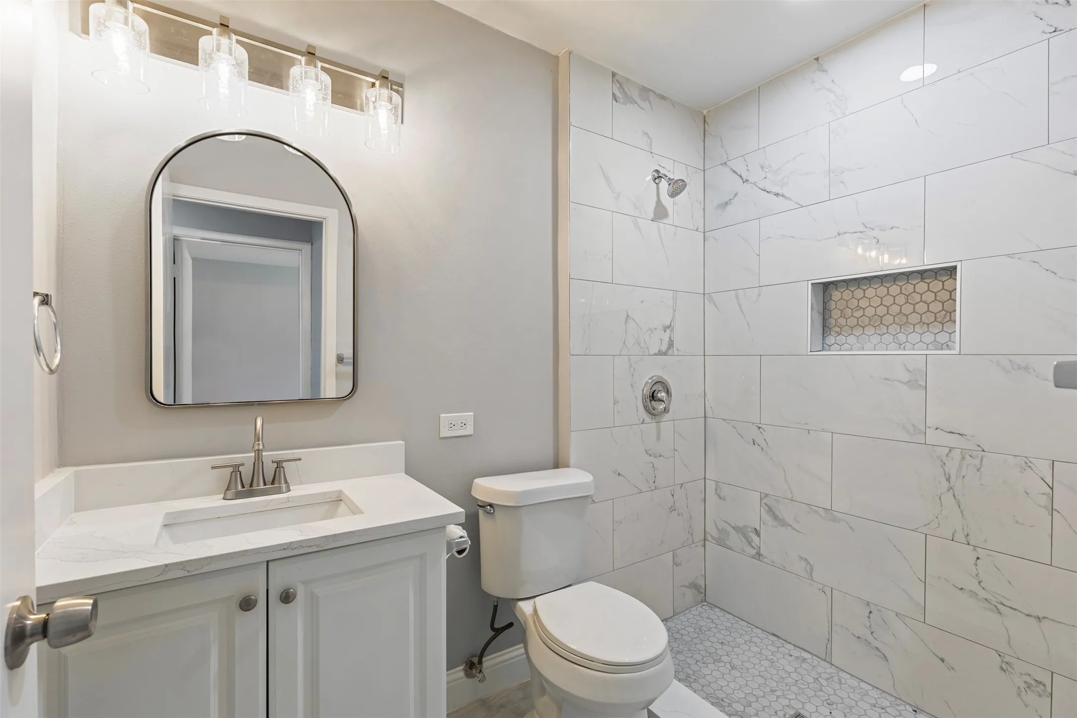 Single Family Residence For Sale in Dallas County , 11412 Small Drive, Balch Springs, Texas 75180, 3 Bedroom, 2 Bathroom, 2 Garage spaces, 1,113 Sqft, built in 1971, mls#21339703, Real Estate Agent in Balch Springs, Homes For Sale in Dallas county, Homes For Sale in Balch Springs, Realtor in Balch Springs Texas, Real Estate Brokerage Independent Realty Texas, Luminita Cordes Realtor
