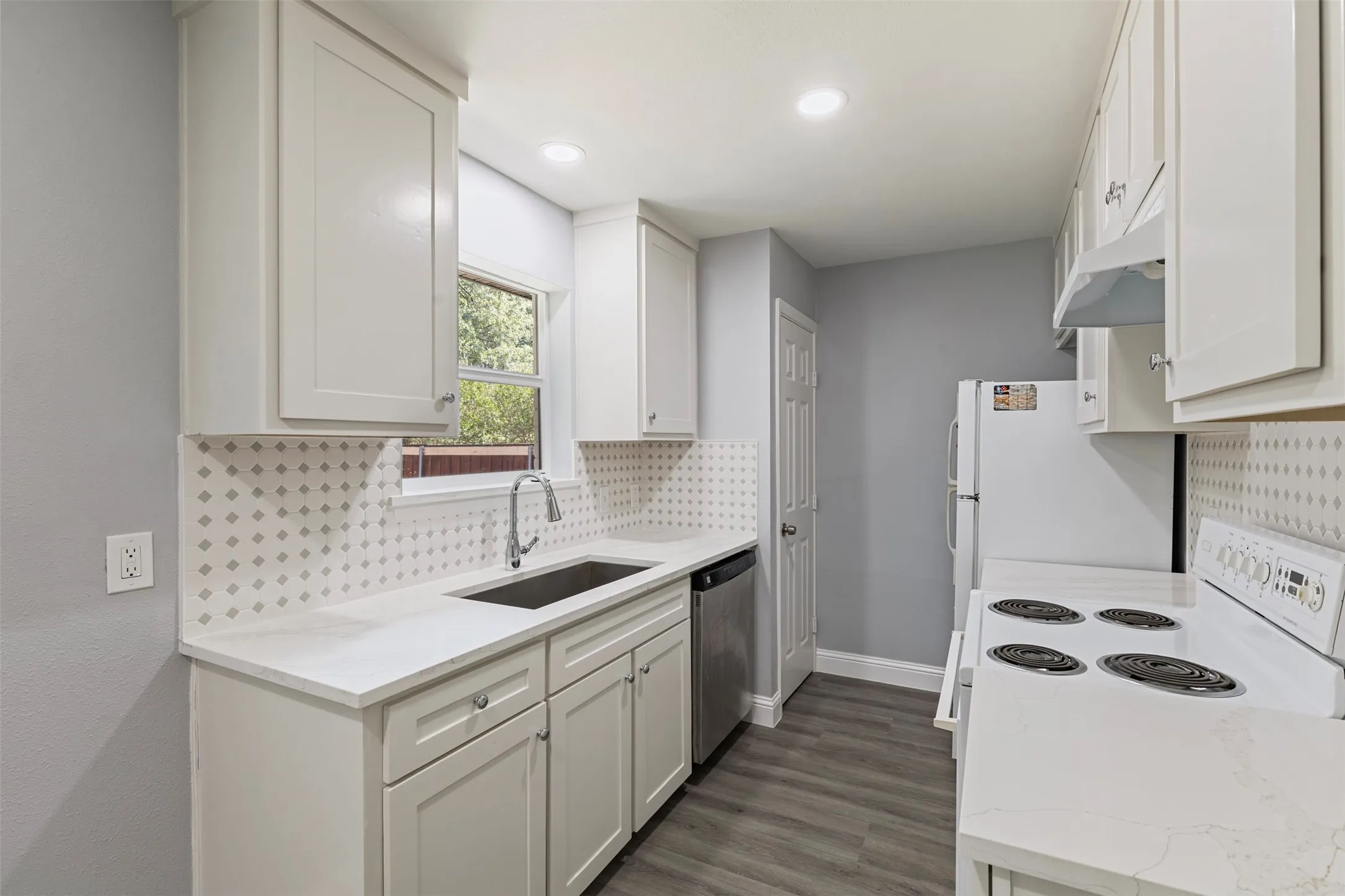 Single Family Residence For Sale in Dallas County , 11412 Small Drive, Balch Springs, Texas 75180, 3 Bedroom, 2 Bathroom, 2 Garage spaces, 1,113 Sqft, built in 1971, mls#21339703, Real Estate Agent in Balch Springs, Homes For Sale in Dallas county, Homes For Sale in Balch Springs, Realtor in Balch Springs Texas, Real Estate Brokerage Independent Realty Texas, Luminita Cordes Realtor