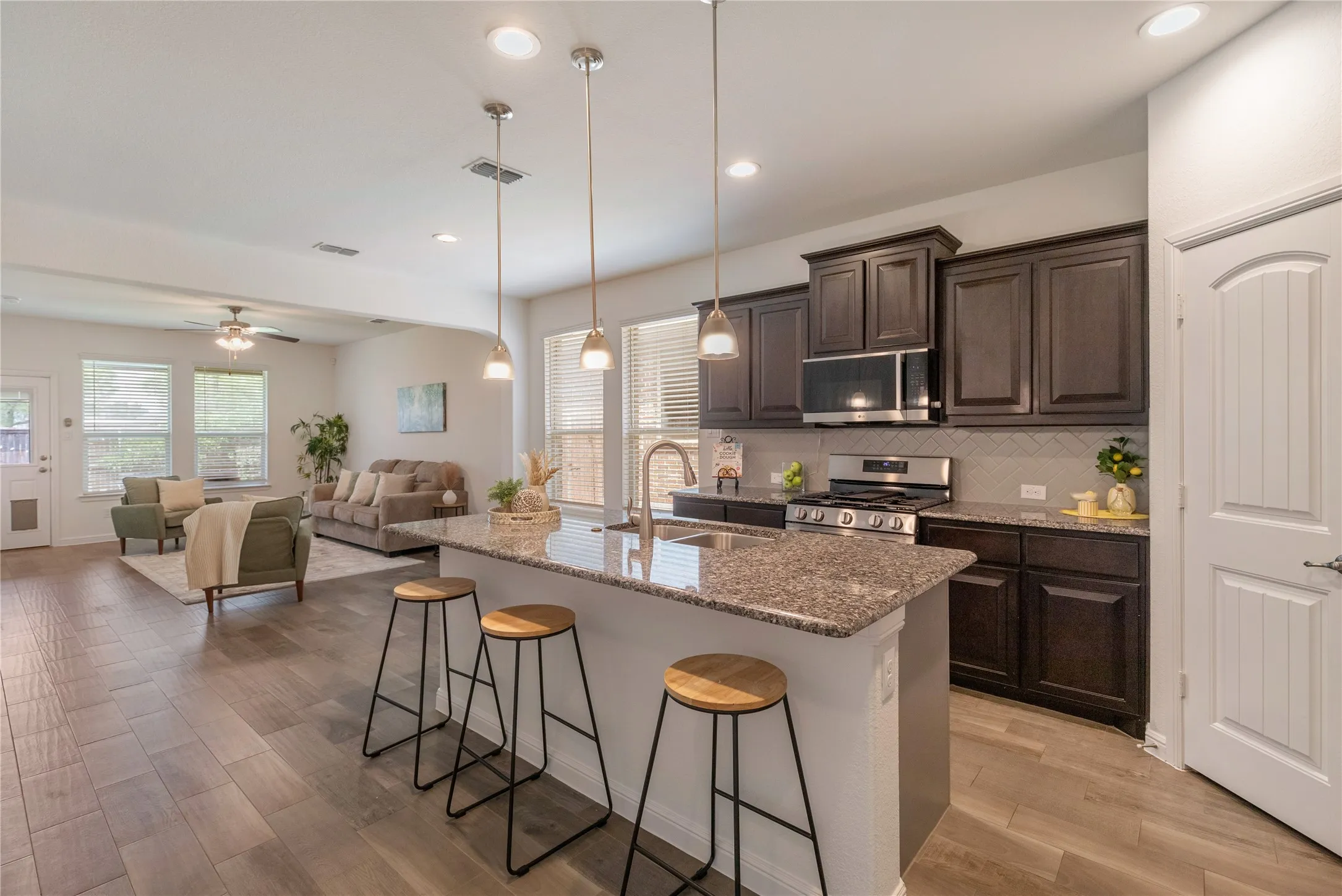 Single Family Residence For Sale in Tarrant County , 5044 Sugarcane Lane, Fort Worth, Texas 76179, 3 Bedroom, 2 Bathroom, 2 Garage spaces, 1,720 Sqft, built in 2018, mls#21336201, Real Estate Agent in Fort Worth, Homes For Sale in Tarrant county, Homes For Sale in Fort Worth, Realtor in Fort Worth Texas, Real Estate Brokerage Independent Realty Texas, Luminita Cordes Realtor