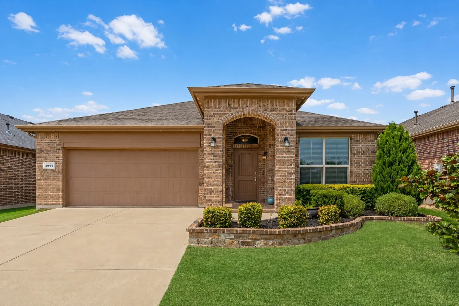 Single Family Residence For Sale in Tarrant County , 5044 Sugarcane Lane, Fort Worth, Texas 76179, 3 Bedroom, 2 Bathroom, 2 Garage spaces, 1,720 Sqft, built in 2018, mls#21336201, Real Estate Agent in Fort Worth, Homes For Sale in Tarrant county, Homes For Sale in Fort Worth, Realtor in Fort Worth Texas, Real Estate Brokerage Independent Realty Texas, Luminita Cordes Realtor