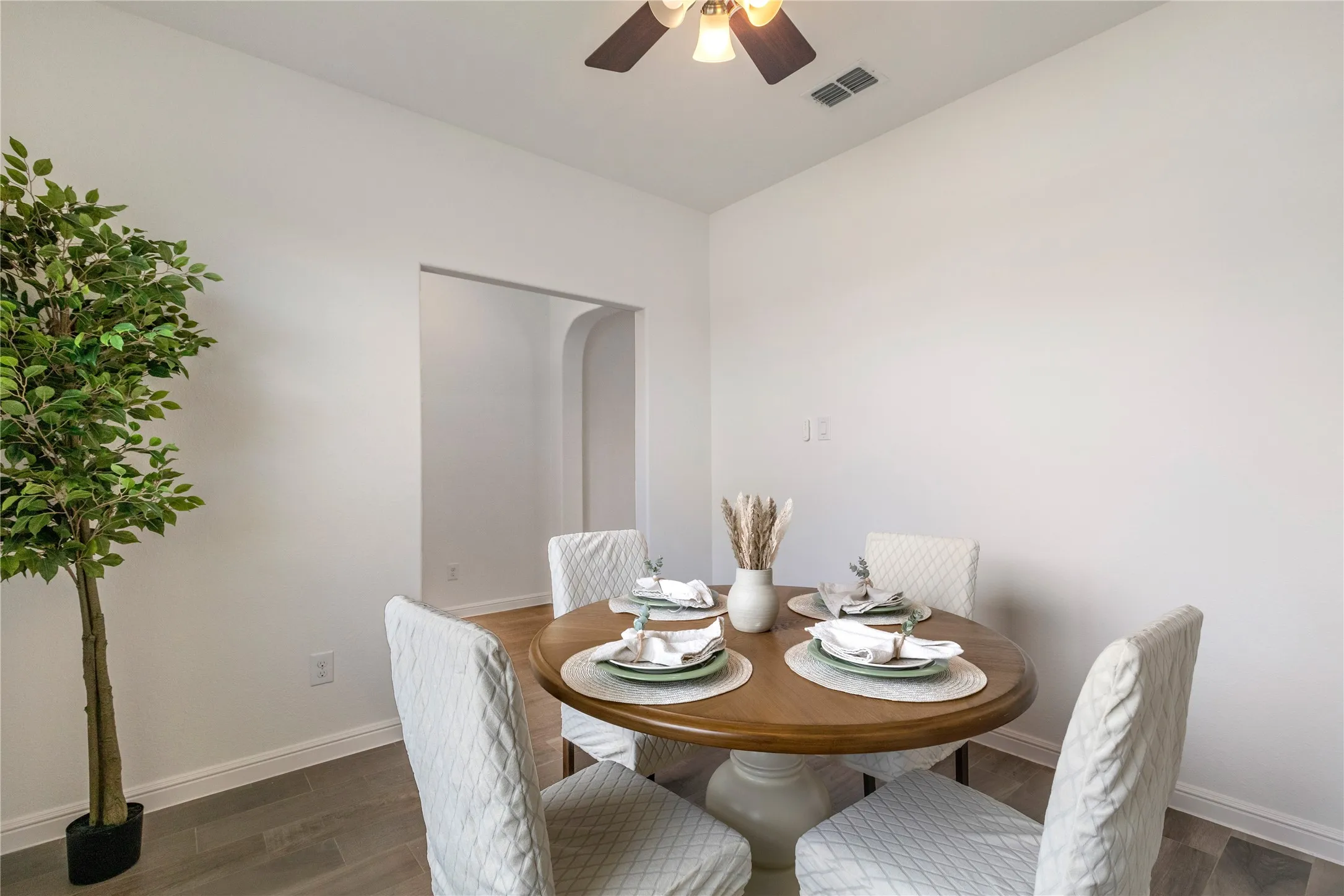 Single Family Residence For Sale in Tarrant County , 5044 Sugarcane Lane, Fort Worth, Texas 76179, 3 Bedroom, 2 Bathroom, 2 Garage spaces, 1,720 Sqft, built in 2018, mls#21336201, Real Estate Agent in Fort Worth, Homes For Sale in Tarrant county, Homes For Sale in Fort Worth, Realtor in Fort Worth Texas, Real Estate Brokerage Independent Realty Texas, Luminita Cordes Realtor