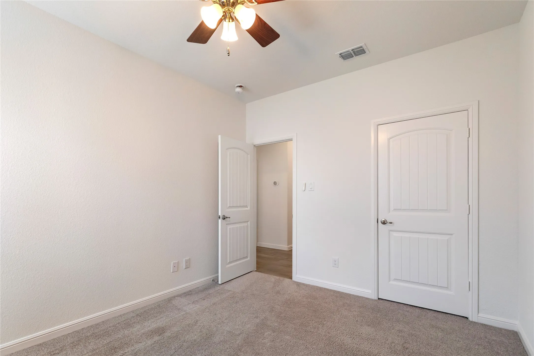 Single Family Residence For Sale in Tarrant County , 5044 Sugarcane Lane, Fort Worth, Texas 76179, 3 Bedroom, 2 Bathroom, 2 Garage spaces, 1,720 Sqft, built in 2018, mls#21336201, Real Estate Agent in Fort Worth, Homes For Sale in Tarrant county, Homes For Sale in Fort Worth, Realtor in Fort Worth Texas, Real Estate Brokerage Independent Realty Texas, Luminita Cordes Realtor