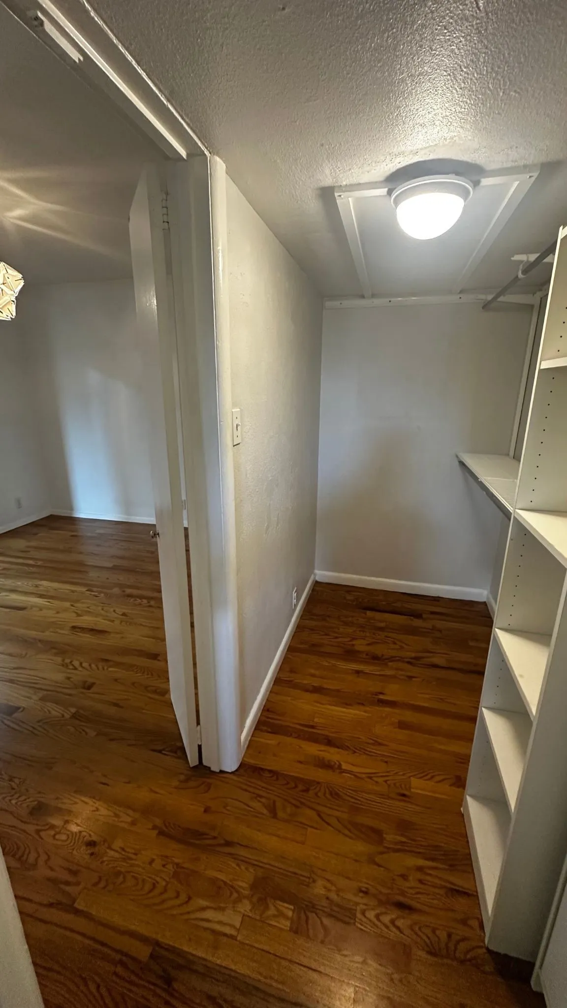 Condominium For Sale in Dallas County , 5034 N Hall Street, Dallas, Texas 75235, 1 Bedroom, 1 Bathroom, Garage spaces, 714 Sqft, built in 1954, Price $155,000, mls#21338188, Real Estate Agent in Dallas, Homes For Sale in Dallas county, Homes For Sale in Dallas, Realtor in Dallas Texas, Real Estate Brokerage Independent Realty Texas, Luminita Cordes Realtor