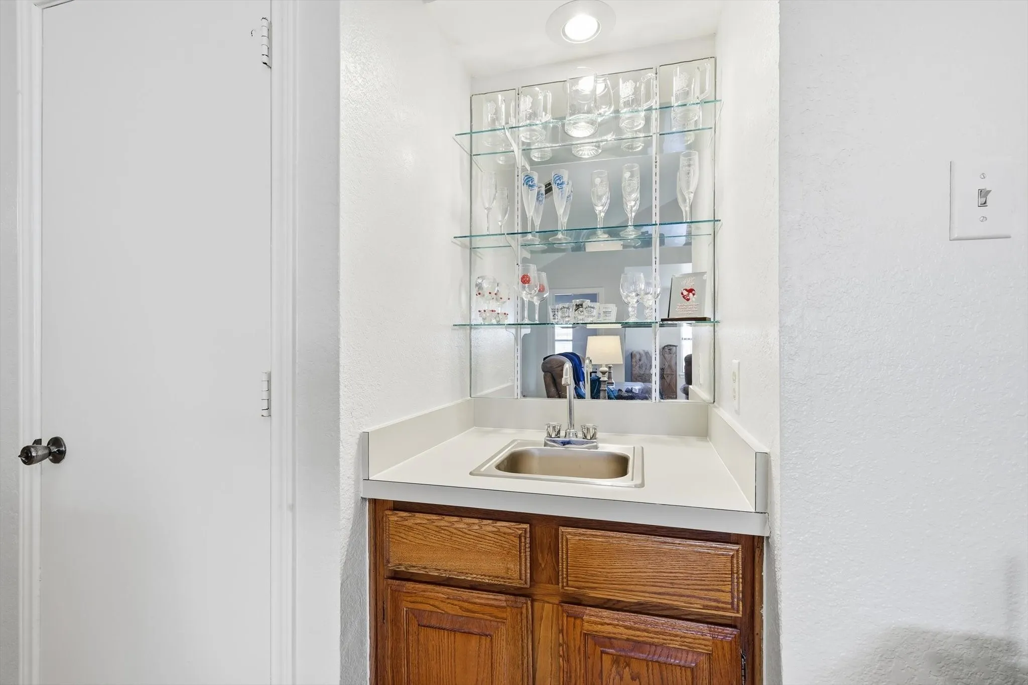 Single Family Residence For Sale in Dallas County , 329 Pepperwood Street, Coppell, Texas 75019, 4 Bedroom, 2 Bathroom, 2 Garage spaces, 1,610 Sqft, built in 1984, mls#21340470, Real Estate Agent in Coppell, Homes For Sale in Dallas county, Homes For Sale in Coppell, Realtor in Coppell Texas, Real Estate Brokerage Independent Realty Texas, Luminita Cordes Realtor