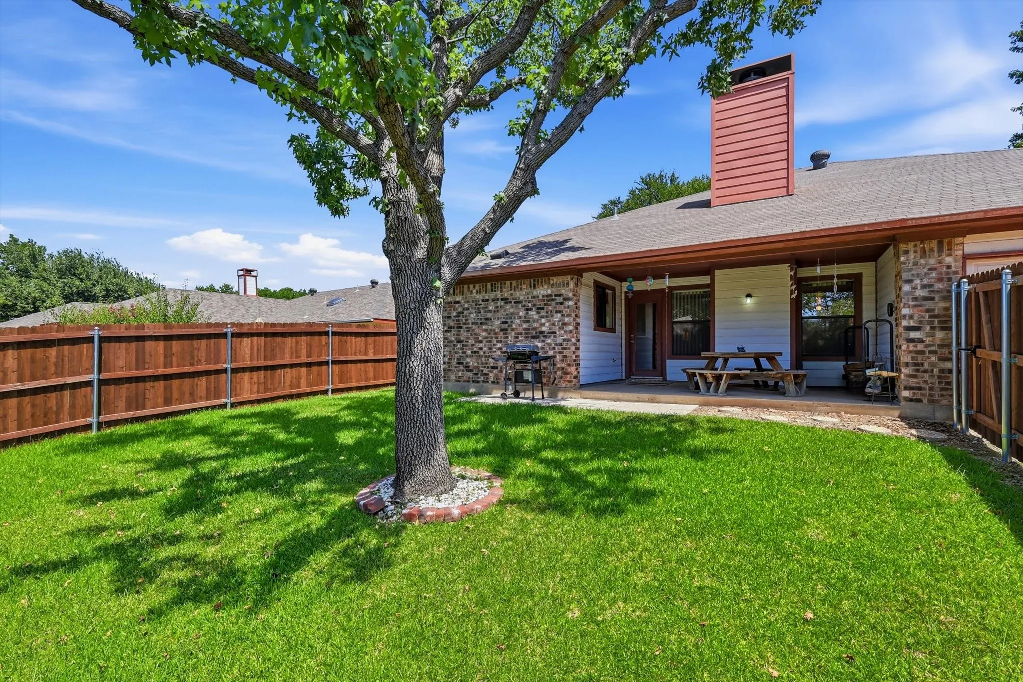 Single Family Residence For Sale in Dallas County , 329 Pepperwood Street, Coppell, Texas 75019, 4 Bedroom, 2 Bathroom, 2 Garage spaces, 1,610 Sqft, built in 1984, mls#21340470, Real Estate Agent in Coppell, Homes For Sale in Dallas county, Homes For Sale in Coppell, Realtor in Coppell Texas, Real Estate Brokerage Independent Realty Texas, Luminita Cordes Realtor