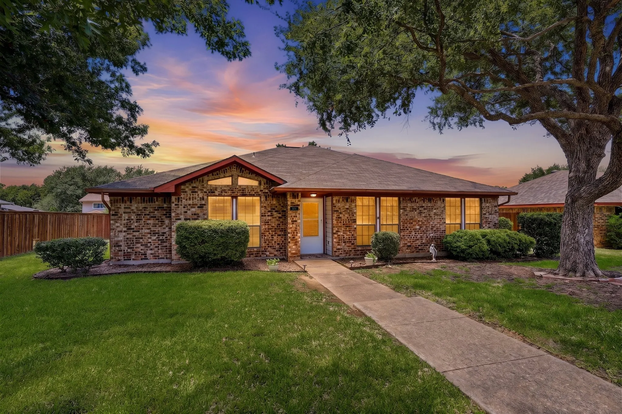 Single Family Residence For Sale in Dallas County , 329 Pepperwood Street, Coppell, Texas 75019, 4 Bedroom, 2 Bathroom, 2 Garage spaces, 1,610 Sqft, built in 1984, mls#21340470, Real Estate Agent in Coppell, Homes For Sale in Dallas county, Homes For Sale in Coppell, Realtor in Coppell Texas, Real Estate Brokerage Independent Realty Texas, Luminita Cordes Realtor