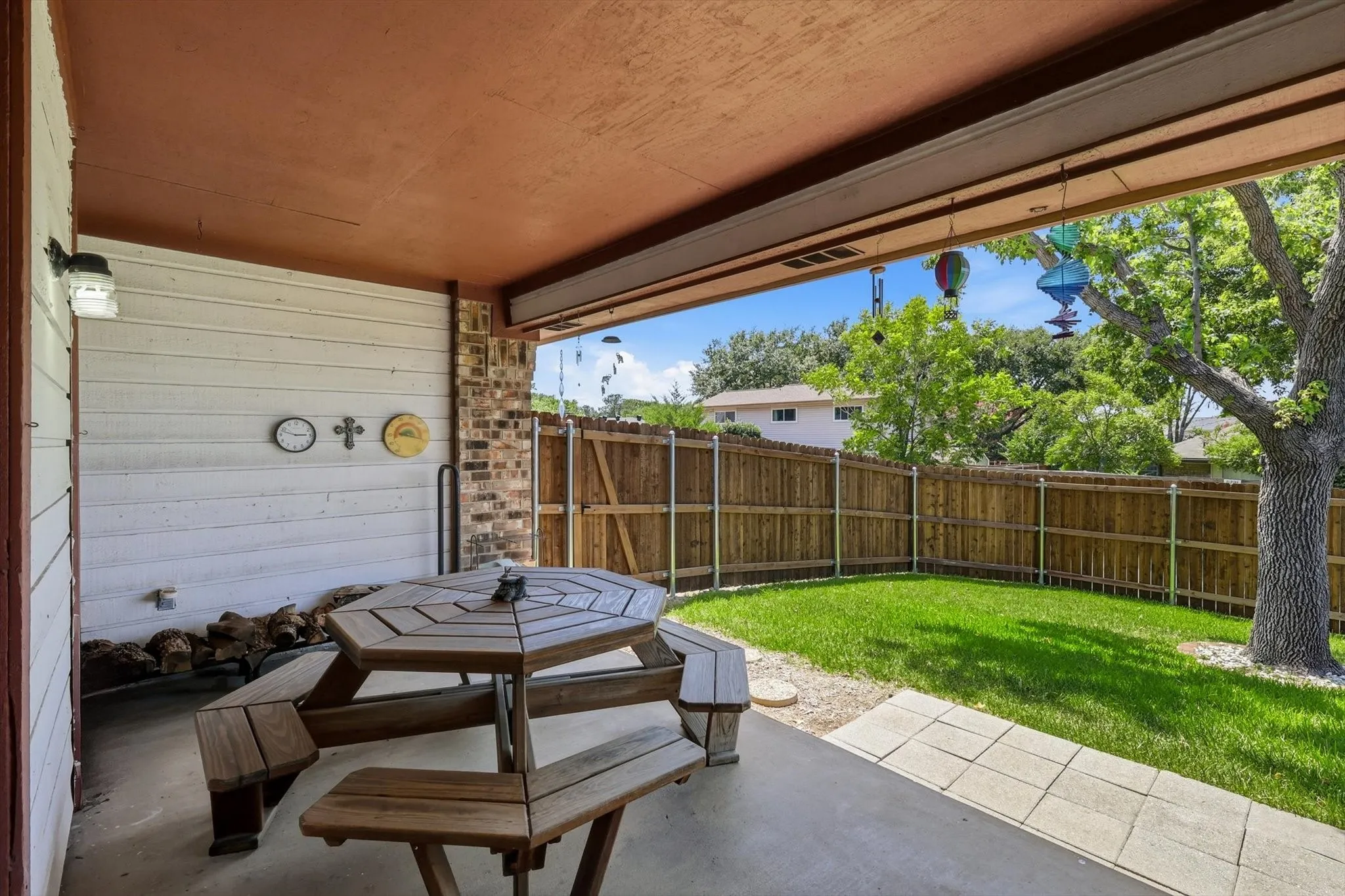 Single Family Residence For Sale in Dallas County , 329 Pepperwood Street, Coppell, Texas 75019, 4 Bedroom, 2 Bathroom, 2 Garage spaces, 1,610 Sqft, built in 1984, mls#21340470, Real Estate Agent in Coppell, Homes For Sale in Dallas county, Homes For Sale in Coppell, Realtor in Coppell Texas, Real Estate Brokerage Independent Realty Texas, Luminita Cordes Realtor
