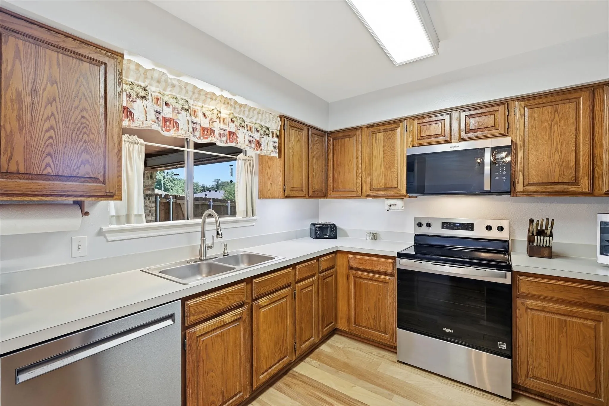 Single Family Residence For Sale in Dallas County , 329 Pepperwood Street, Coppell, Texas 75019, 4 Bedroom, 2 Bathroom, 2 Garage spaces, 1,610 Sqft, built in 1984, mls#21340470, Real Estate Agent in Coppell, Homes For Sale in Dallas county, Homes For Sale in Coppell, Realtor in Coppell Texas, Real Estate Brokerage Independent Realty Texas, Luminita Cordes Realtor