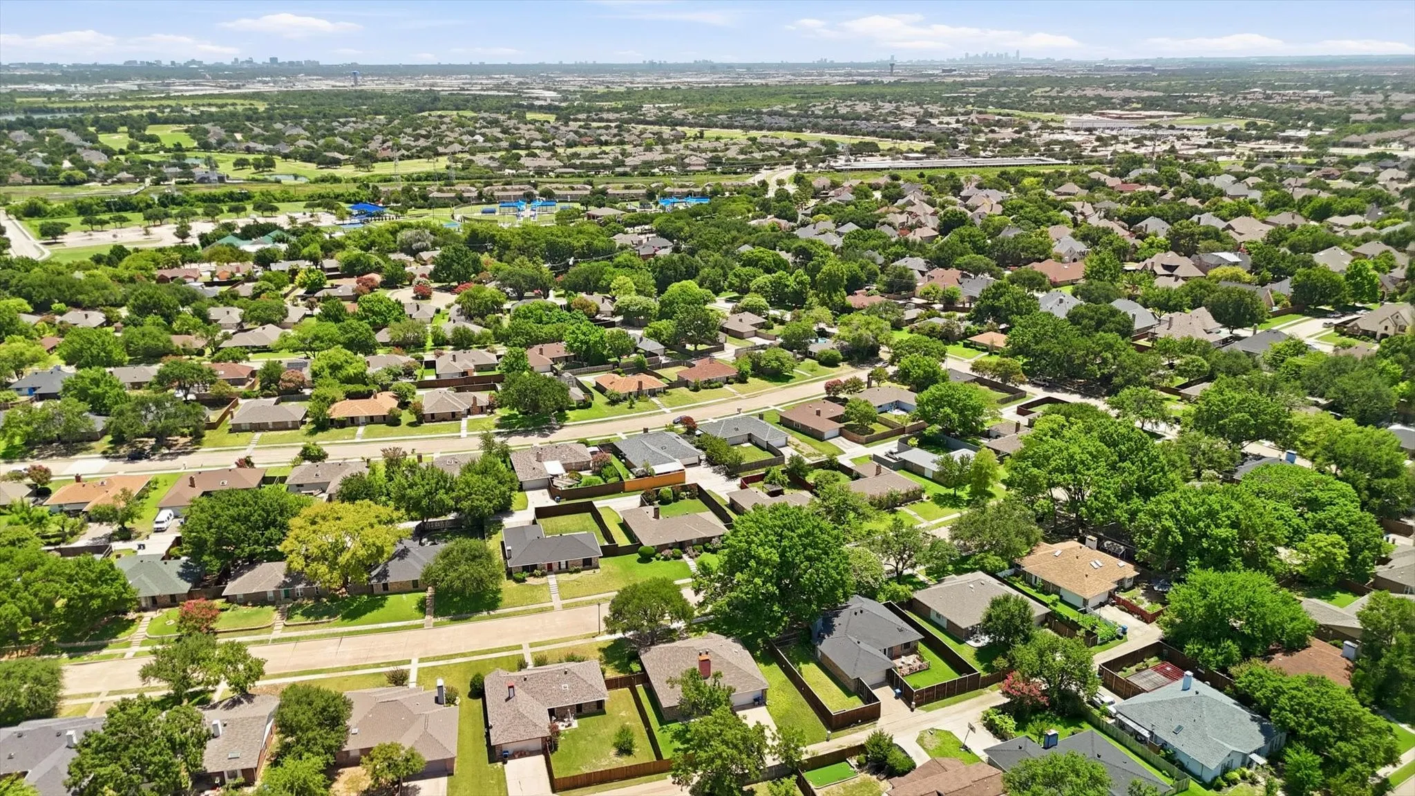 Single Family Residence For Sale in Dallas County , 329 Pepperwood Street, Coppell, Texas 75019, 4 Bedroom, 2 Bathroom, 2 Garage spaces, 1,610 Sqft, built in 1984, mls#21340470, Real Estate Agent in Coppell, Homes For Sale in Dallas county, Homes For Sale in Coppell, Realtor in Coppell Texas, Real Estate Brokerage Independent Realty Texas, Luminita Cordes Realtor