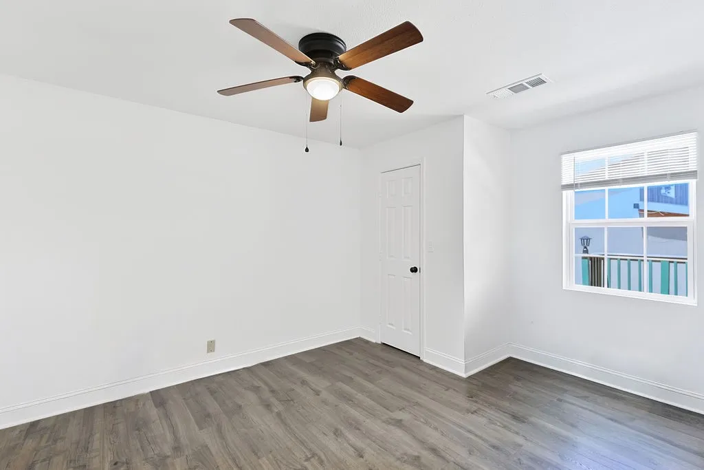Single Family Residence For Sale in Morris County , 208 SOUTHSHORE Drive, Lone Star, Texas 75668, 3 Bedroom, 2 Bathroom, Garage spaces, 1,944 Sqft, built in 1950, mls#21341280, Real Estate Agent in Lone Star, Homes For Sale in Morris county, Homes For Sale in Lone Star, Realtor in Lone Star Texas, Real Estate Brokerage Independent Realty Texas, Luminita Cordes Realtor