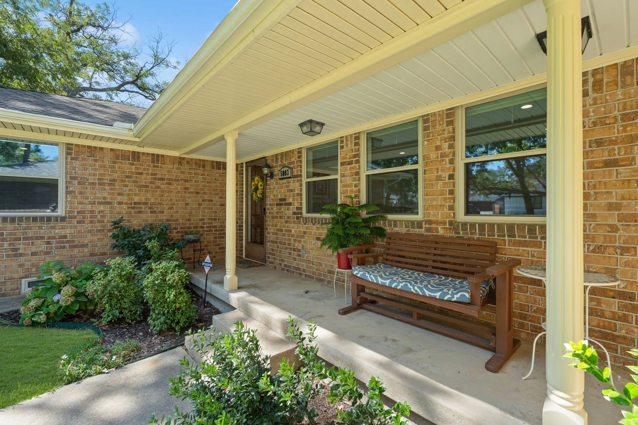 Single Family Residence For Sale in Dallas County , 5003 Natchez Drive, Sachse, Texas 75048, 3 Bedroom, 3 Bathroom, 2 Garage spaces, 2,518 Sqft, built in 1976, mls#21339362, Real Estate Agent in Sachse, Homes For Sale in Dallas county, Homes For Sale in Sachse, Realtor in Sachse Texas, Real Estate Brokerage Independent Realty Texas, Luminita Cordes Realtor