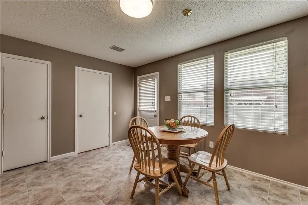 Single Family Residence For Sale in Denton County , 1608 Rialto Way, Fort Worth, Texas 76247, 3 Bedroom, 2 Bathroom, 2 Garage spaces, 1,647 Sqft, built in 2005, mls#21335444, Real Estate Agent in Fort Worth, Homes For Sale in Denton county, Homes For Sale in Fort Worth, Realtor in Fort Worth Texas, Real Estate Brokerage Independent Realty Texas, Luminita Cordes Realtor
